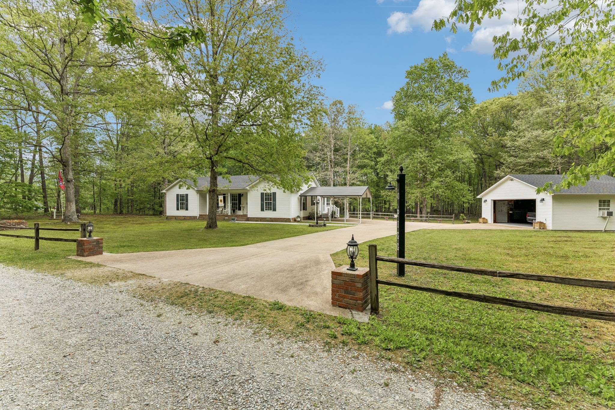 40 Lentz Rd, Summertown, TN 38483