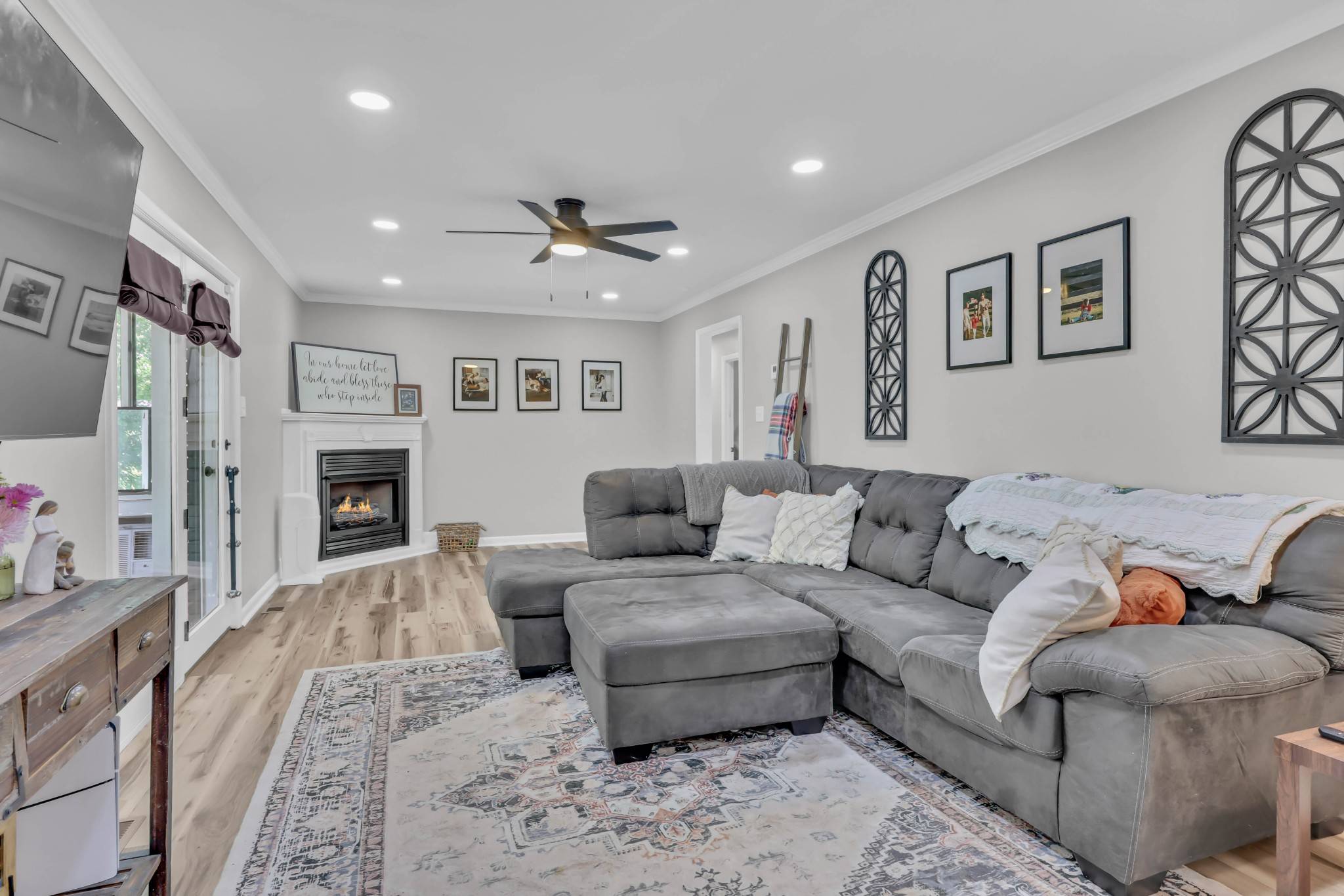 300 Donna Dr, Hopkinsville, KY 42240