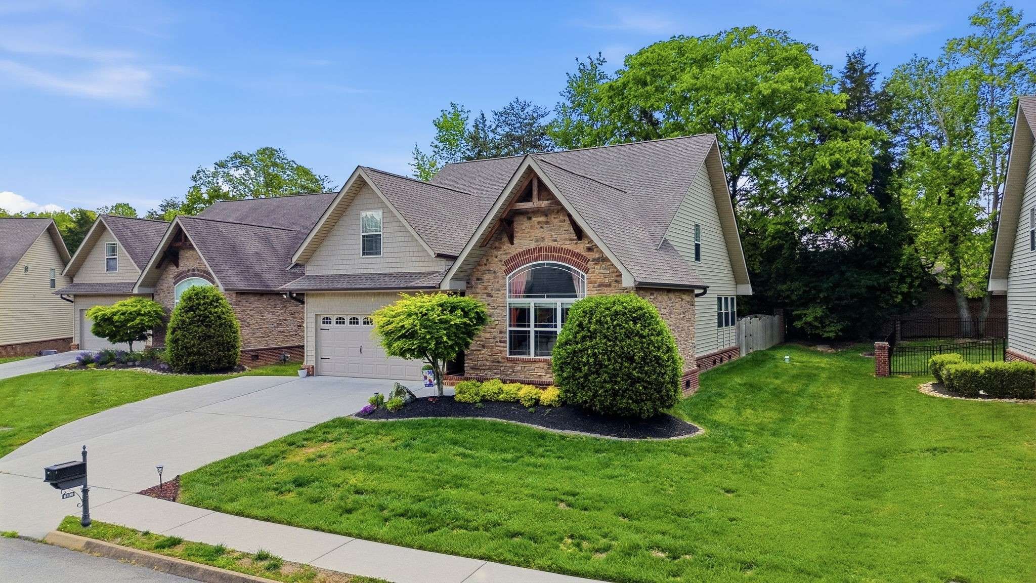 8309 Shoregate Ln, Knoxville, TN 37938