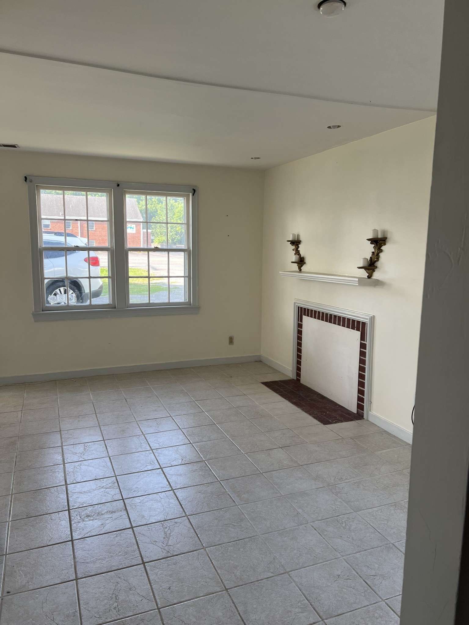 94 Thompson Ln, Nashville, TN 37211