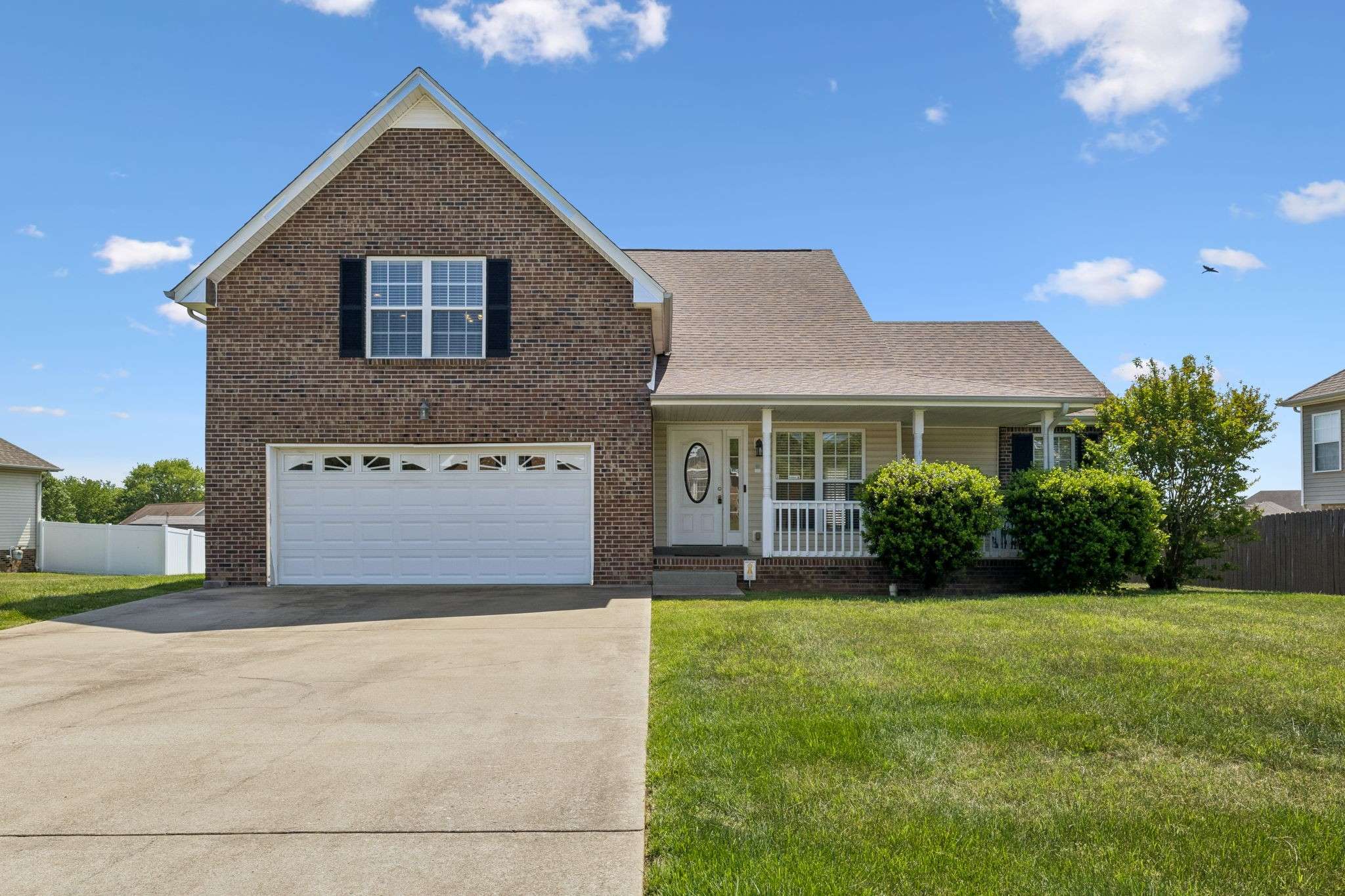 688 Fallbrook Ln, Clarksville, TN 37040