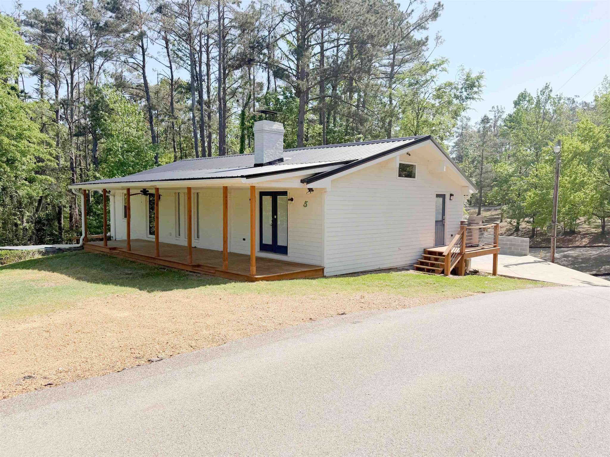 5 CR 377 RD, Iuka, MS 38852