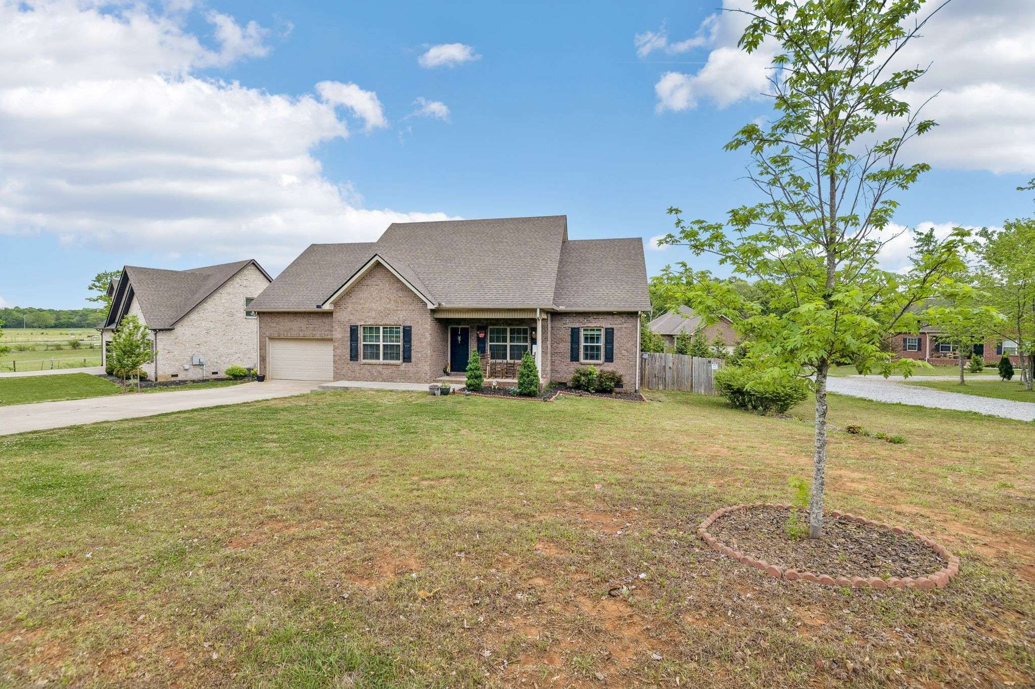 592 Twin Oak Dr, Murfreesboro, TN 37130