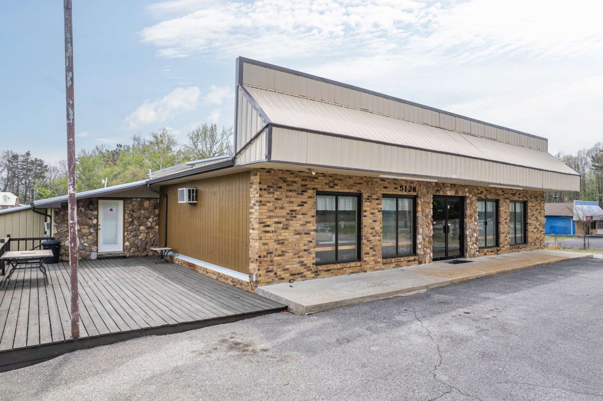 5128 Highway 100, Lyles, TN 37098