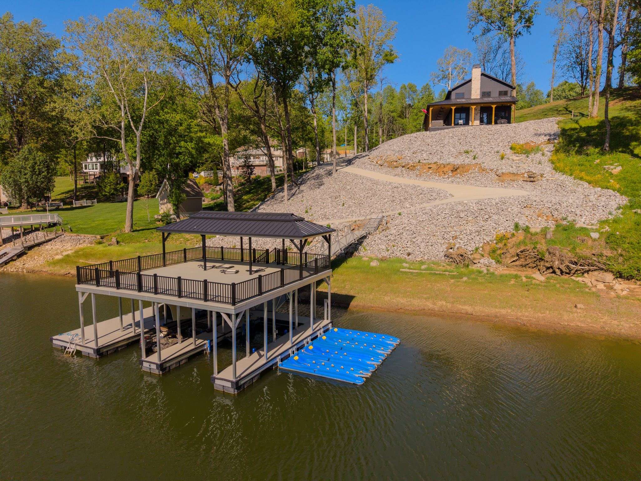139 River Oaks Dr, Sparta, TN 38583