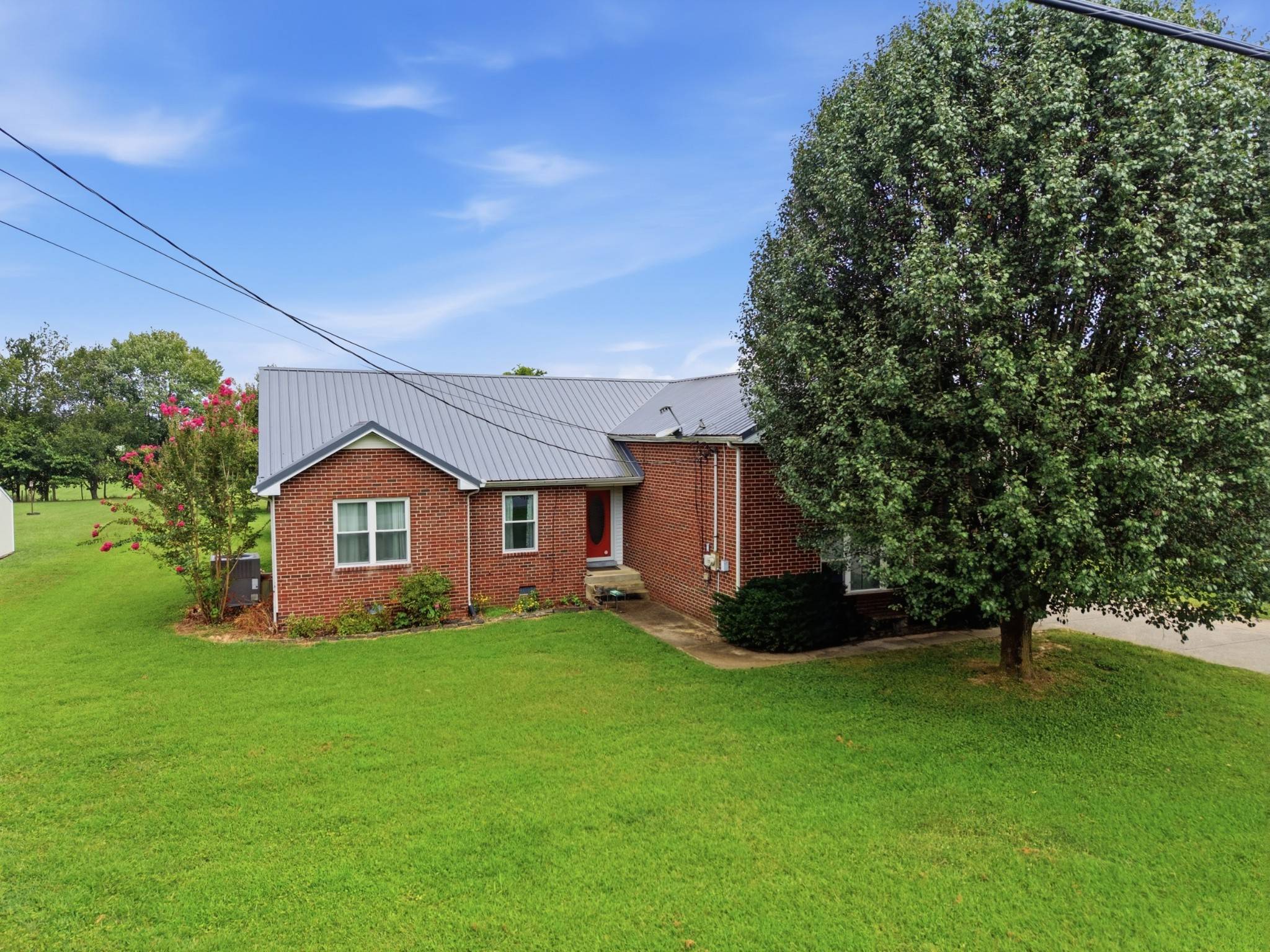 1705 Hunt Ln, Pleasant View, TN 37146