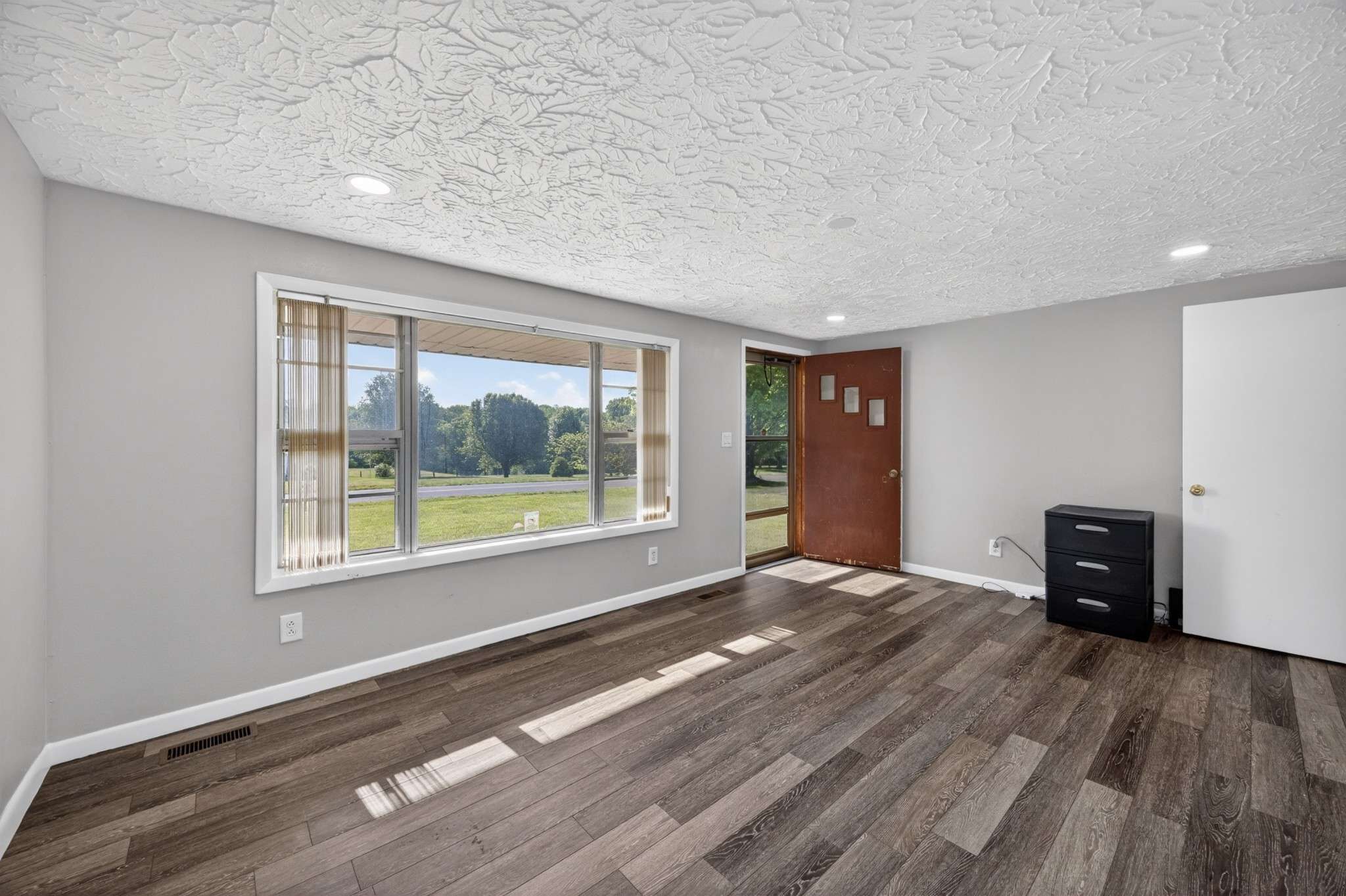 1018 New Hope Rd, Hilham, TN 38568