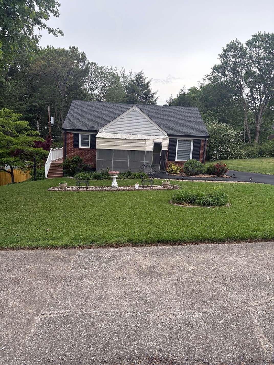 1735 Merritt Dr, Clarksville, TN 37043