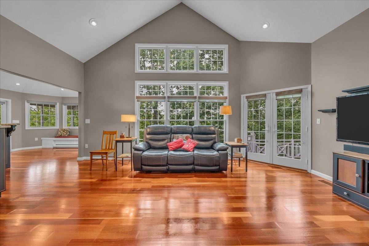 615 Seaton Dr, Smithville, TN 37166