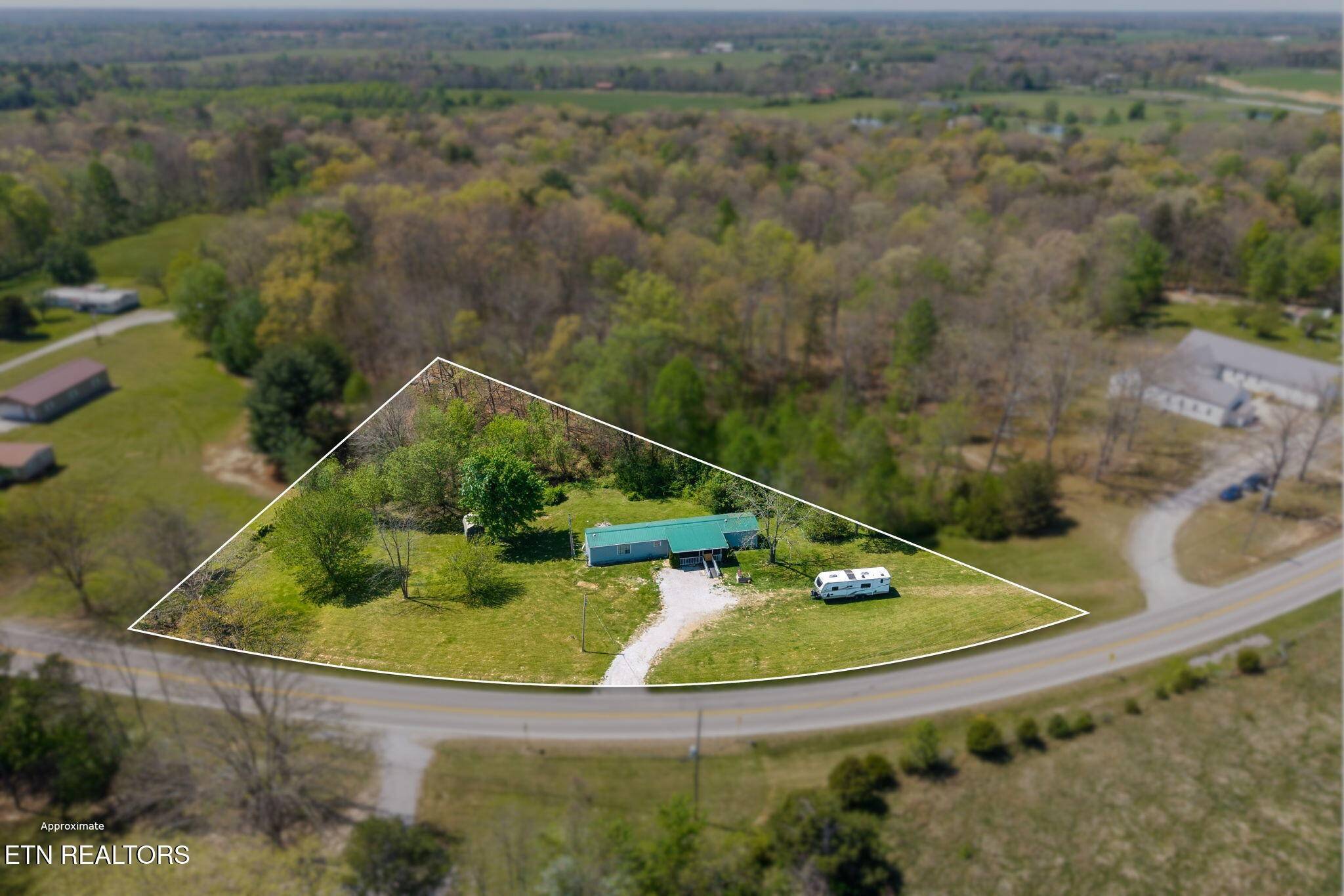 5959 Nashville Hwy, Deer Lodge, TN 37726
