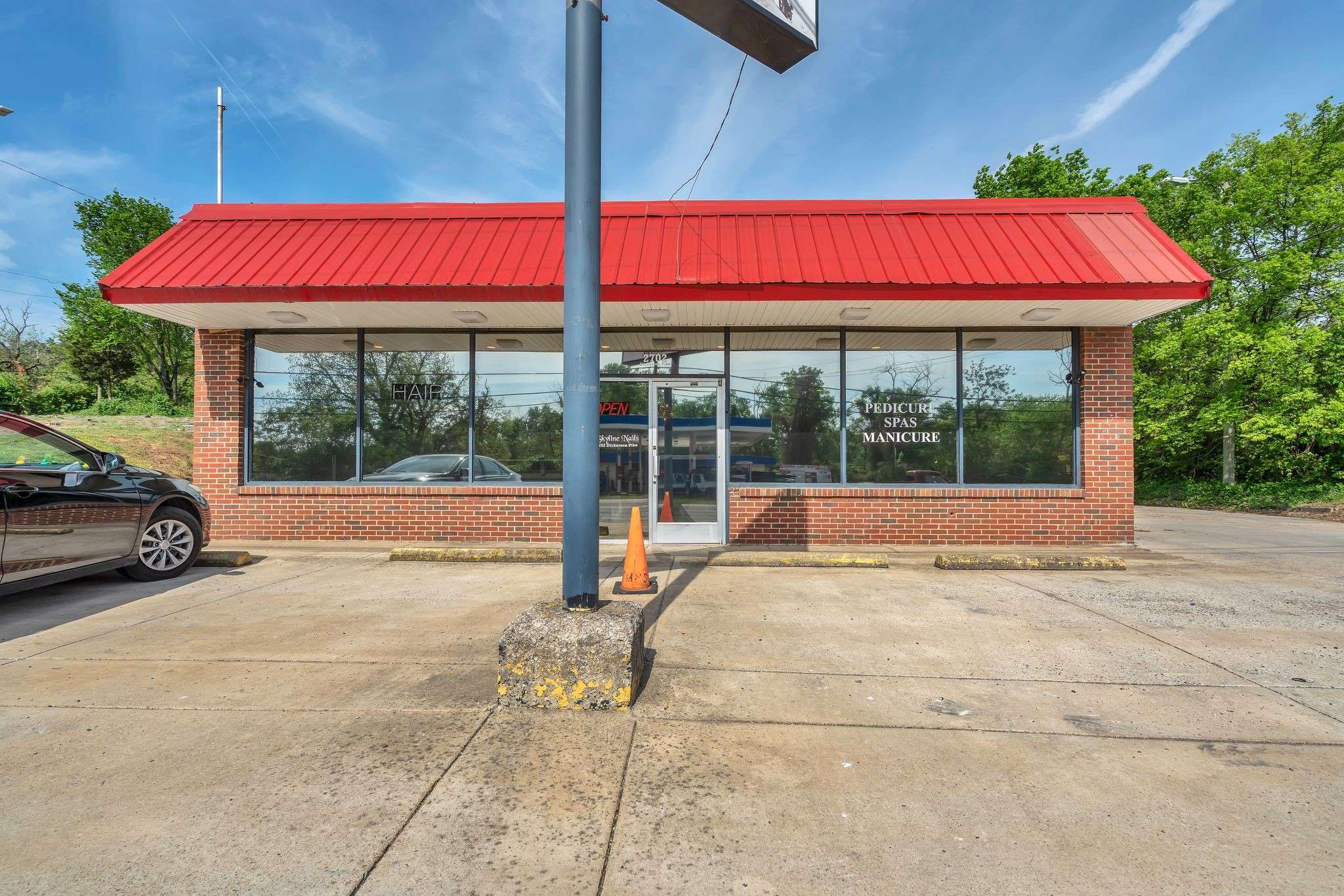 2702 Dickerson Pike, Nashville, TN 37207