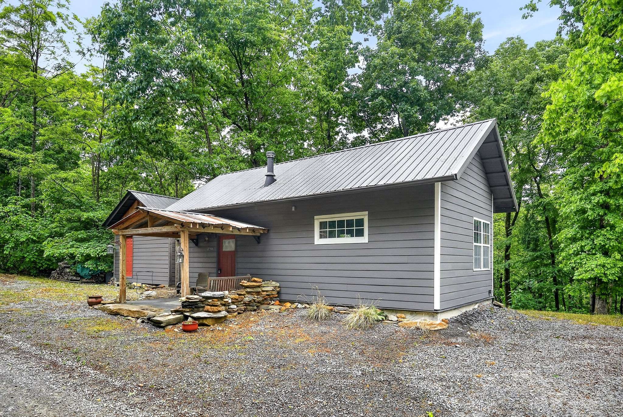 853 Rock Springs Rd, Celina, TN 38551