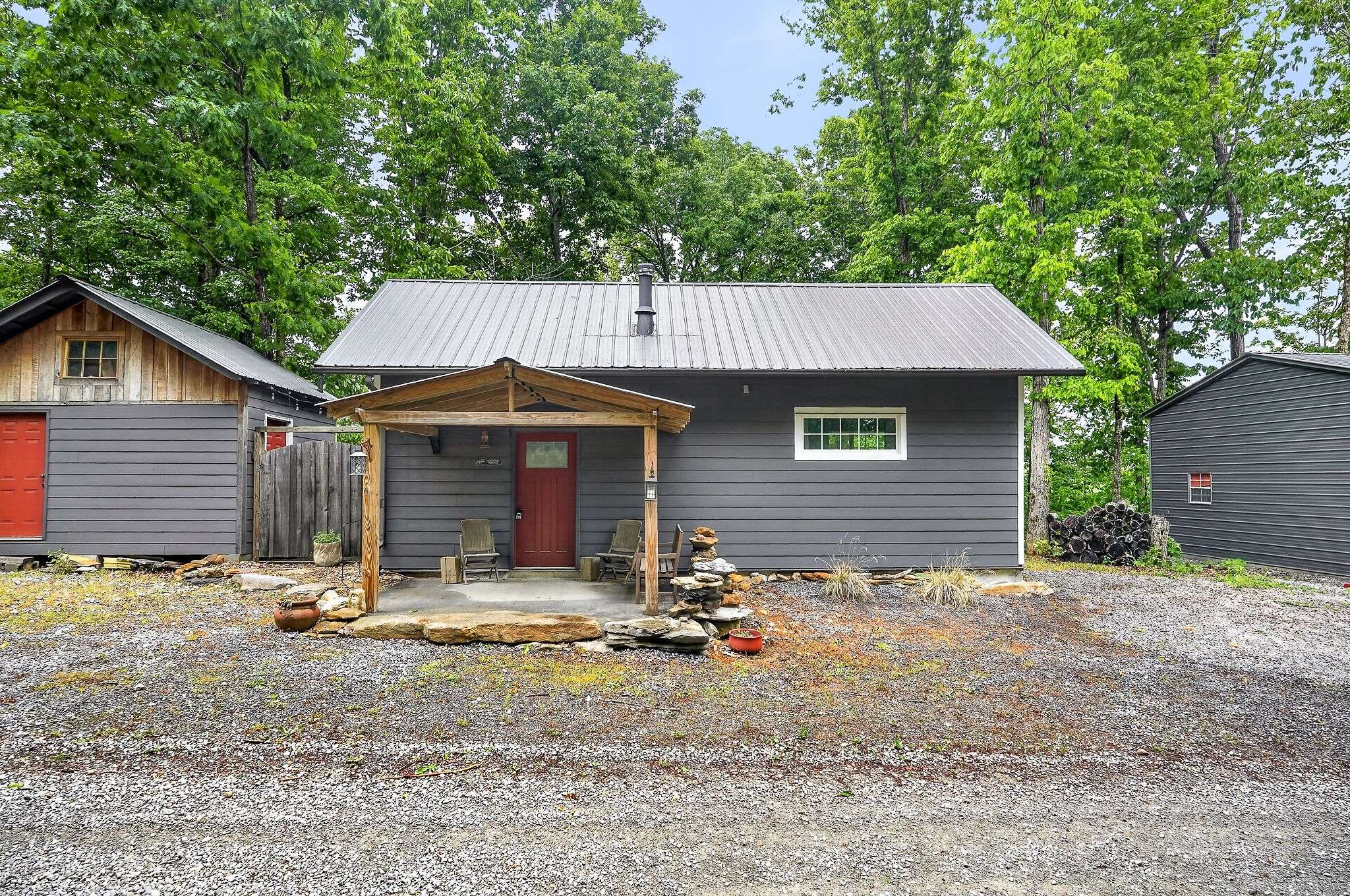 853 Rock Springs Rd, Celina, TN 38551