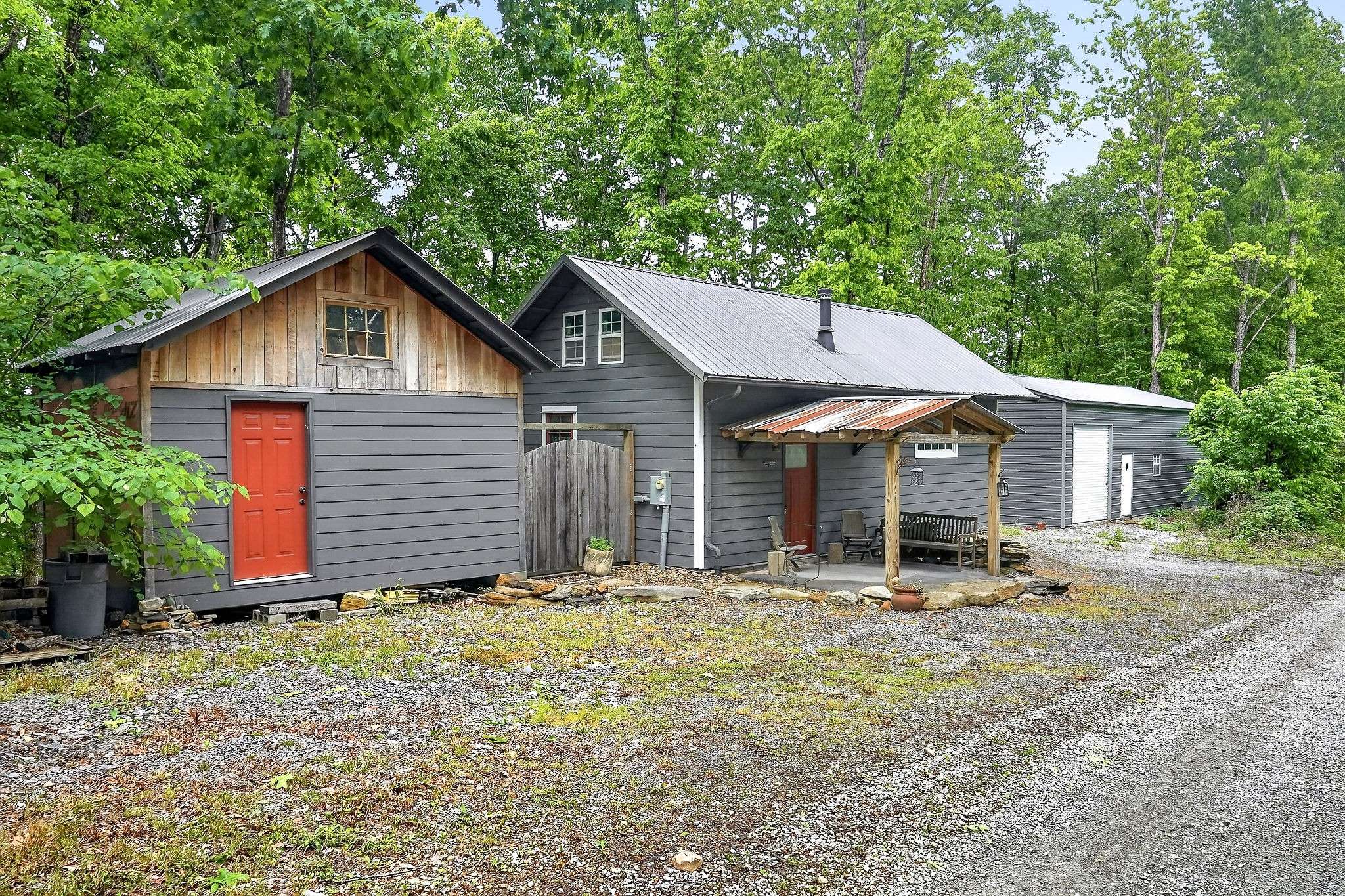 853 Rock Springs Rd, Celina, TN 38551