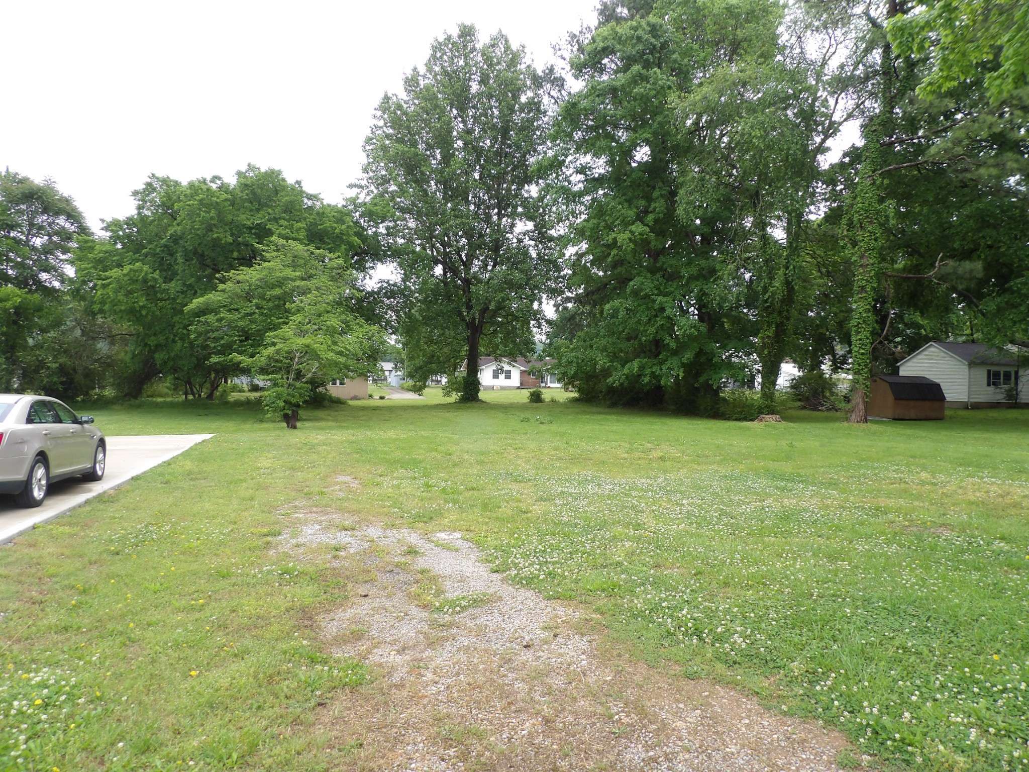 203 Carroll Ave, Waverly, TN 37185