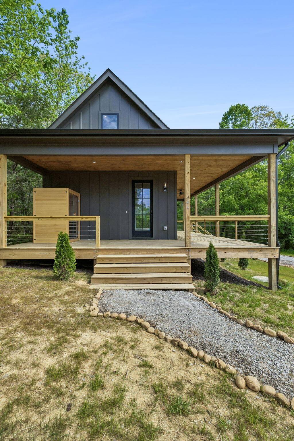 44 Dwellings Drive, Tracy City, TN 37387