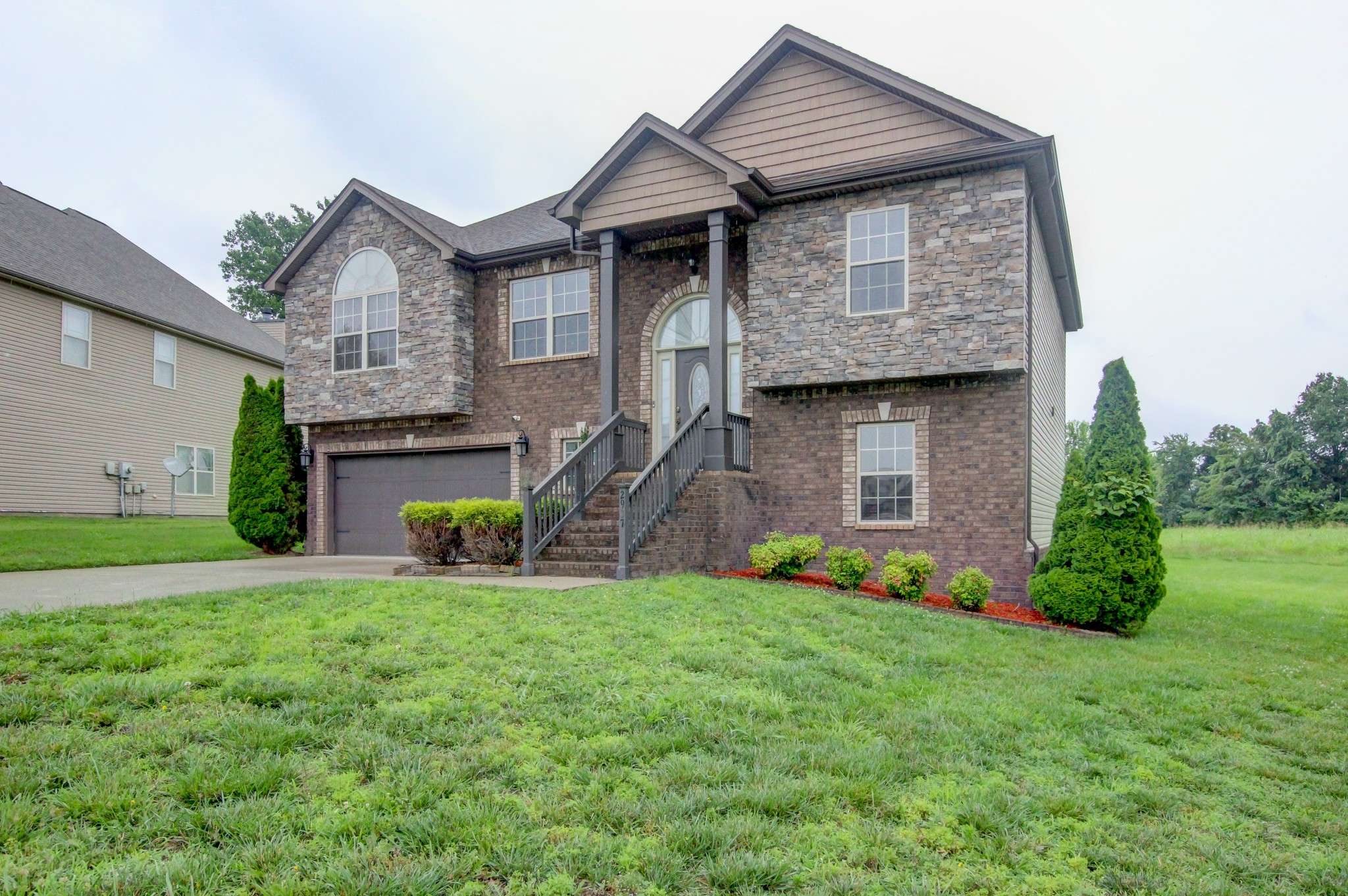 2937 McManus Cir, Clarksville, TN 37042