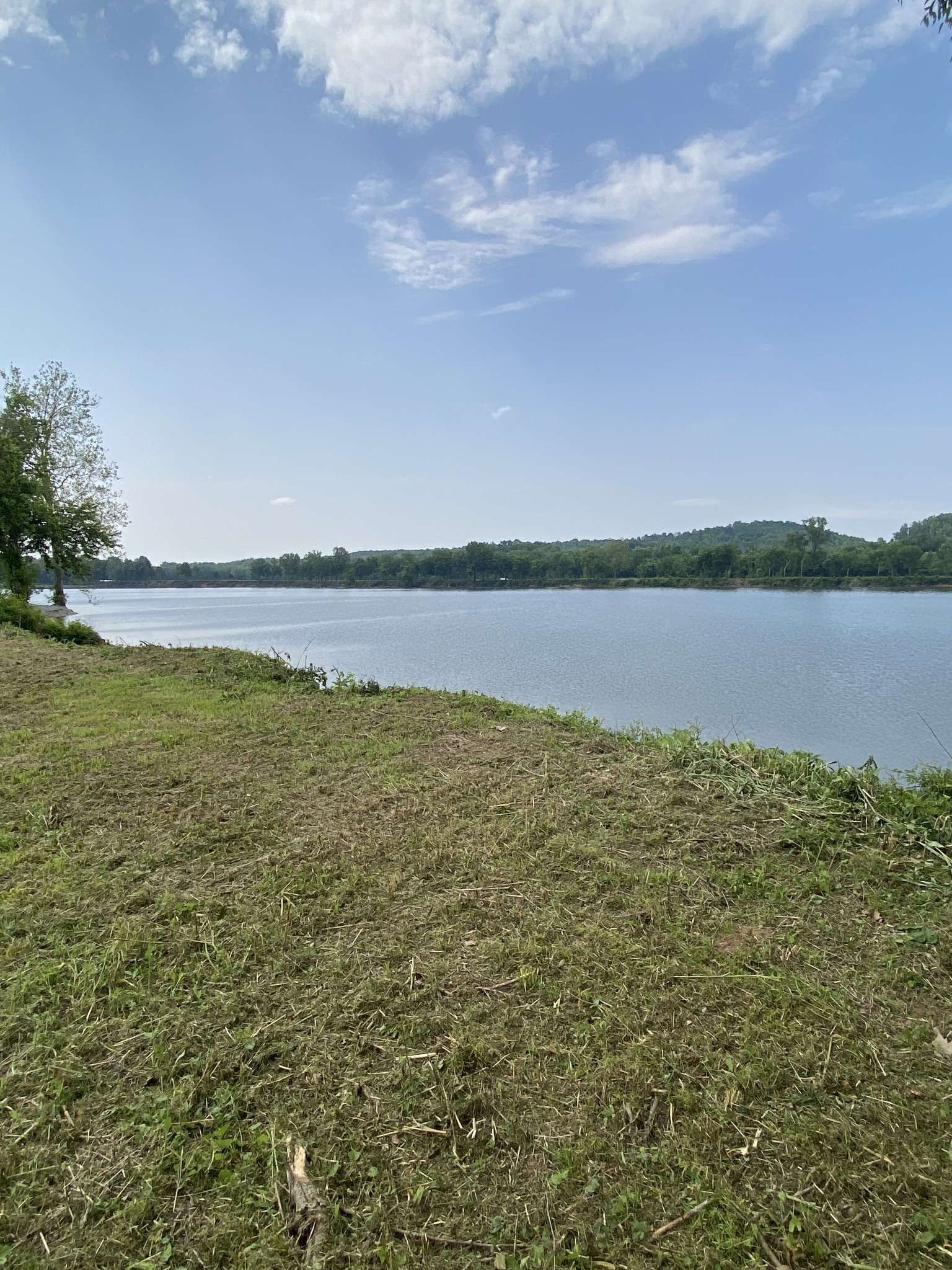 269 Hardin Bottom River Road, Clifton, TN 38425
