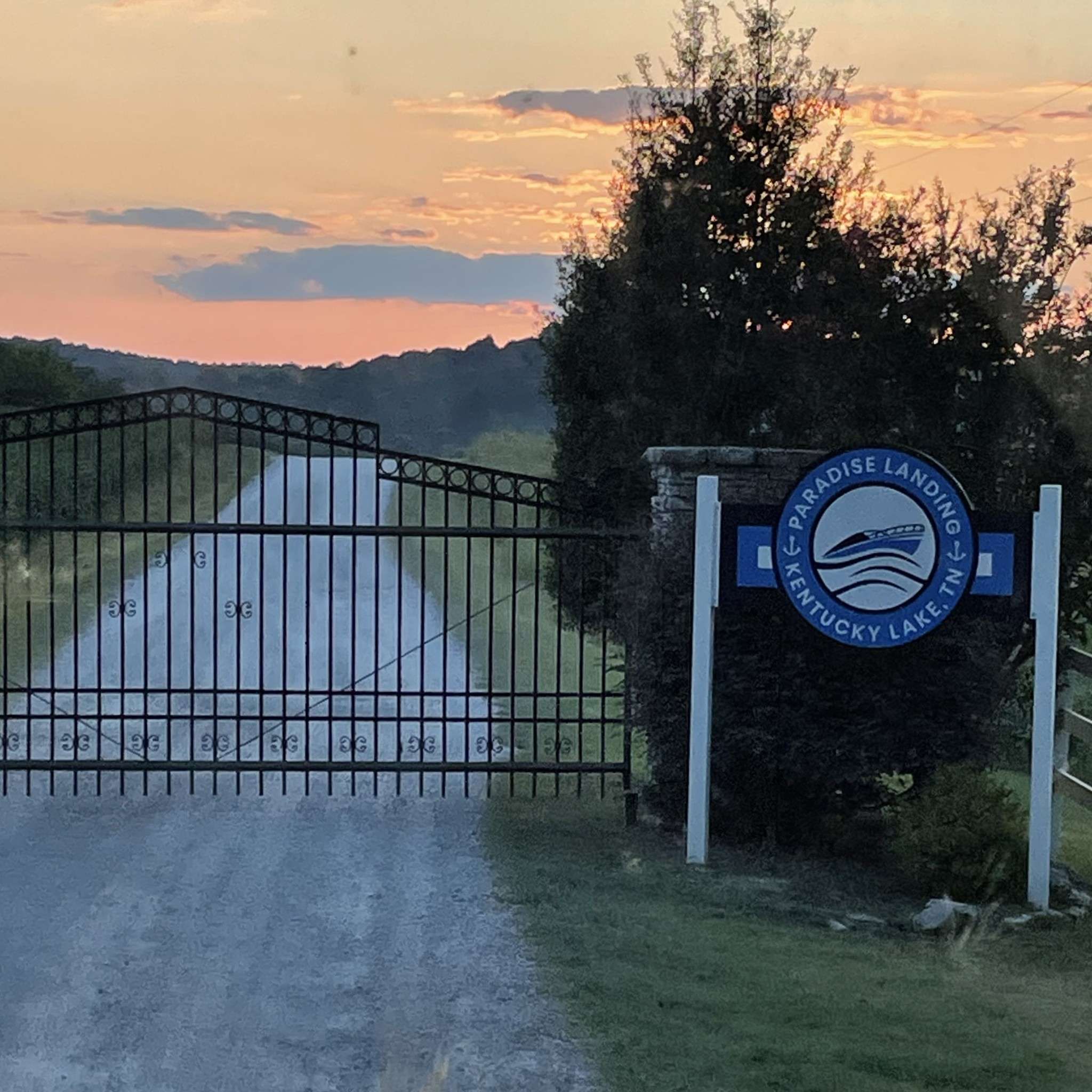 269 Hardin Bottom River Road, Clifton, TN 38425