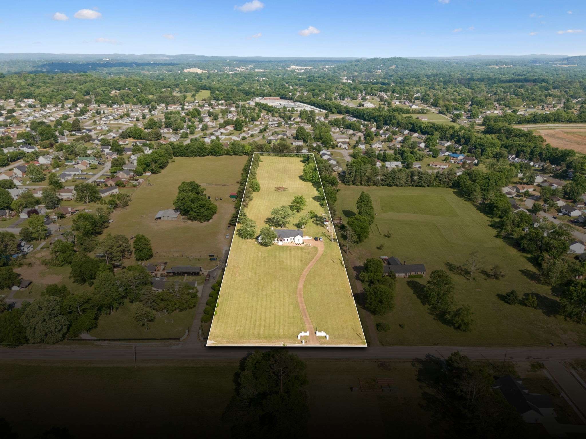 418 Rutherford Ln, Columbia, TN 38401