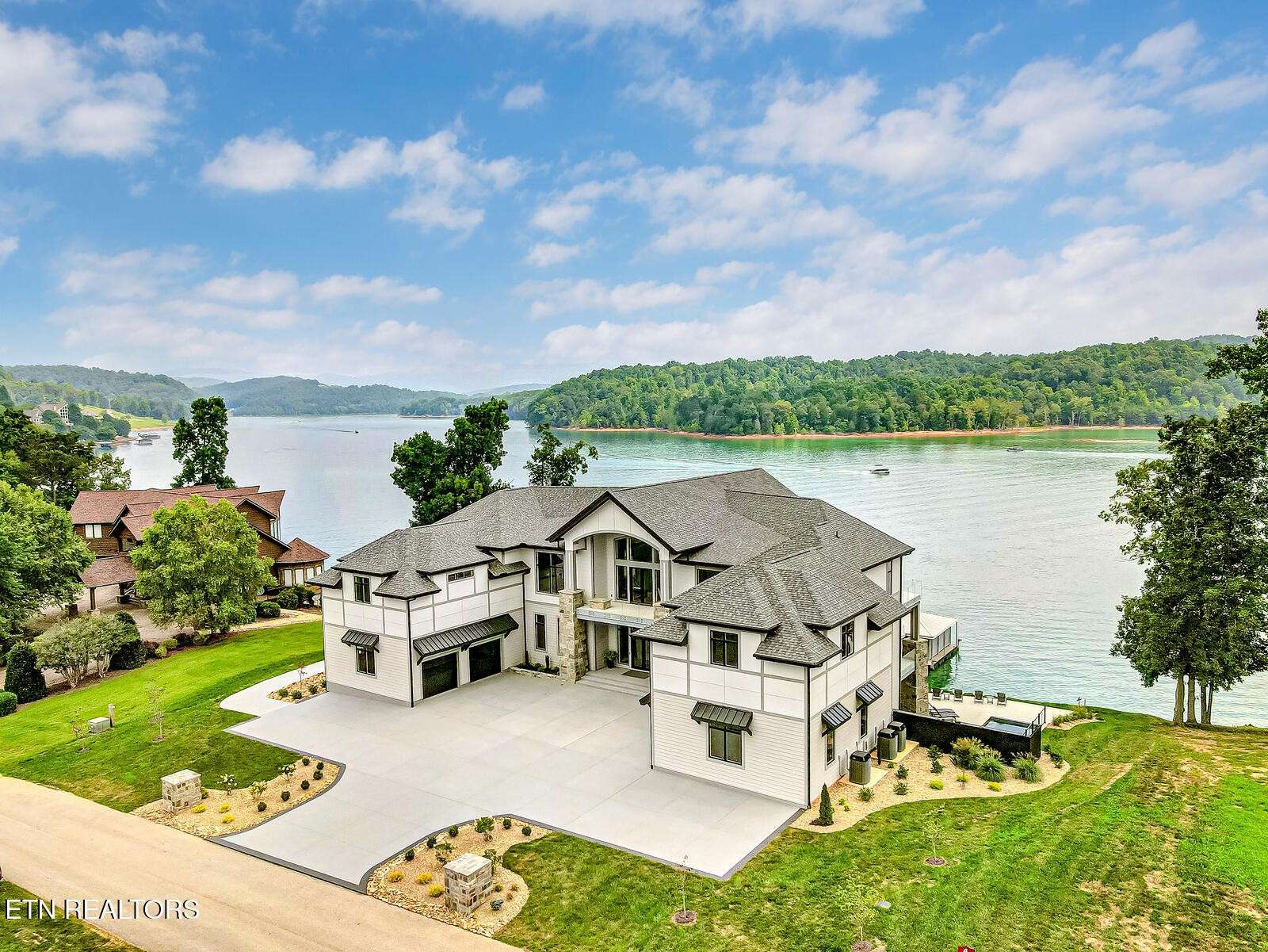 201 Crown Jewel Lane, La Follette, TN 37766