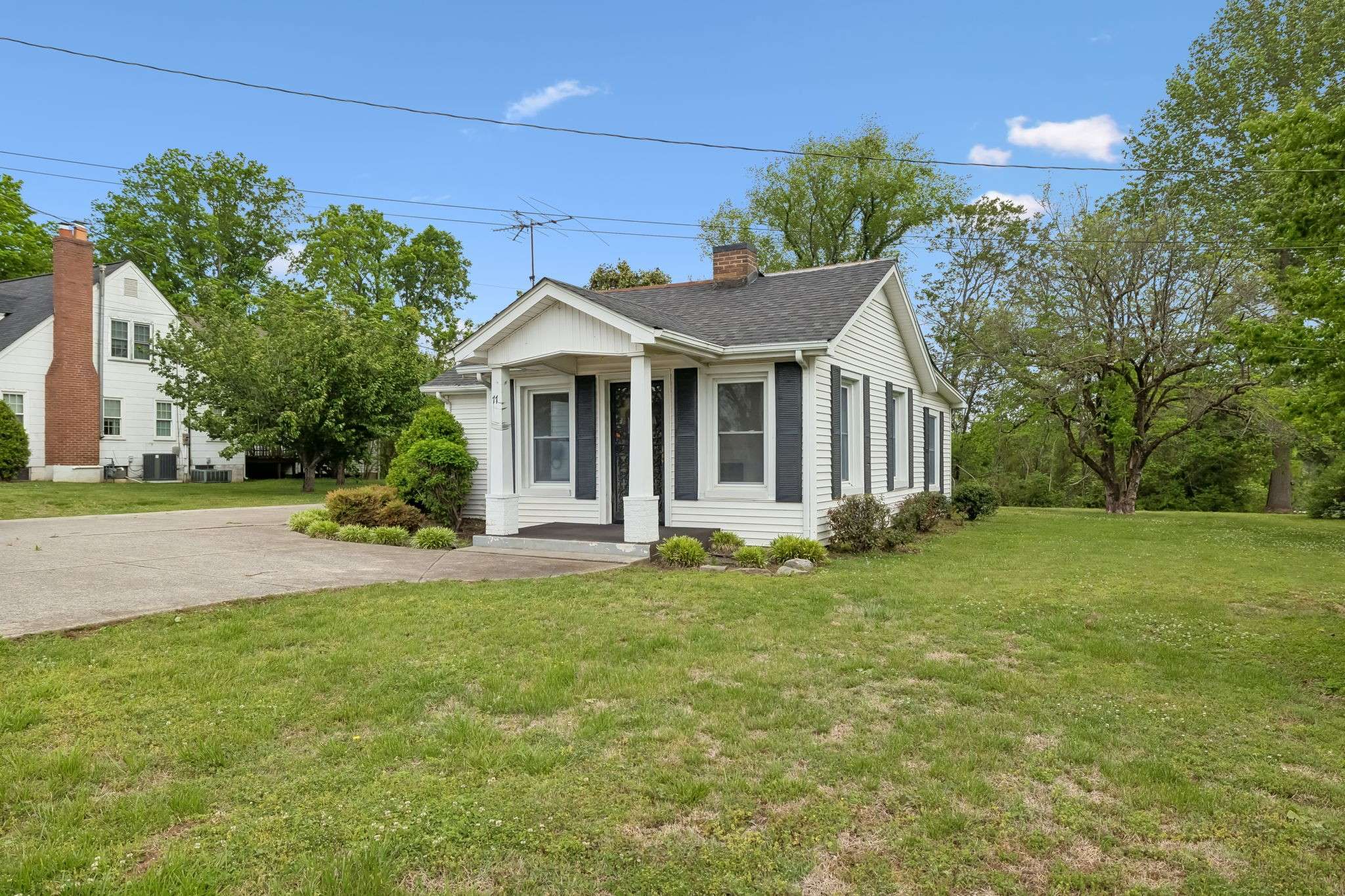77 Main St #E, Gordonsville, TN 38563