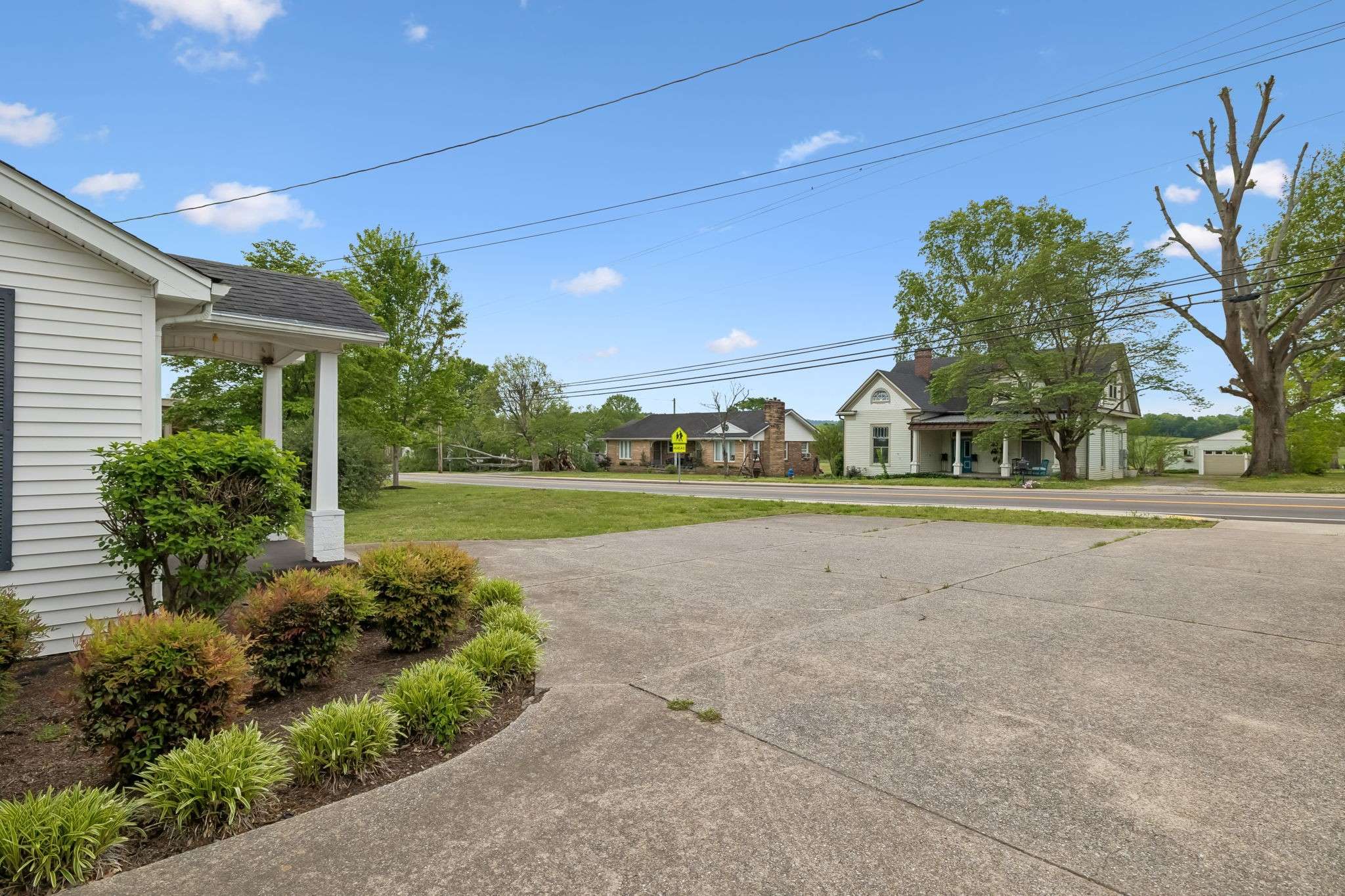 77 Main St #E, Gordonsville, TN 38563