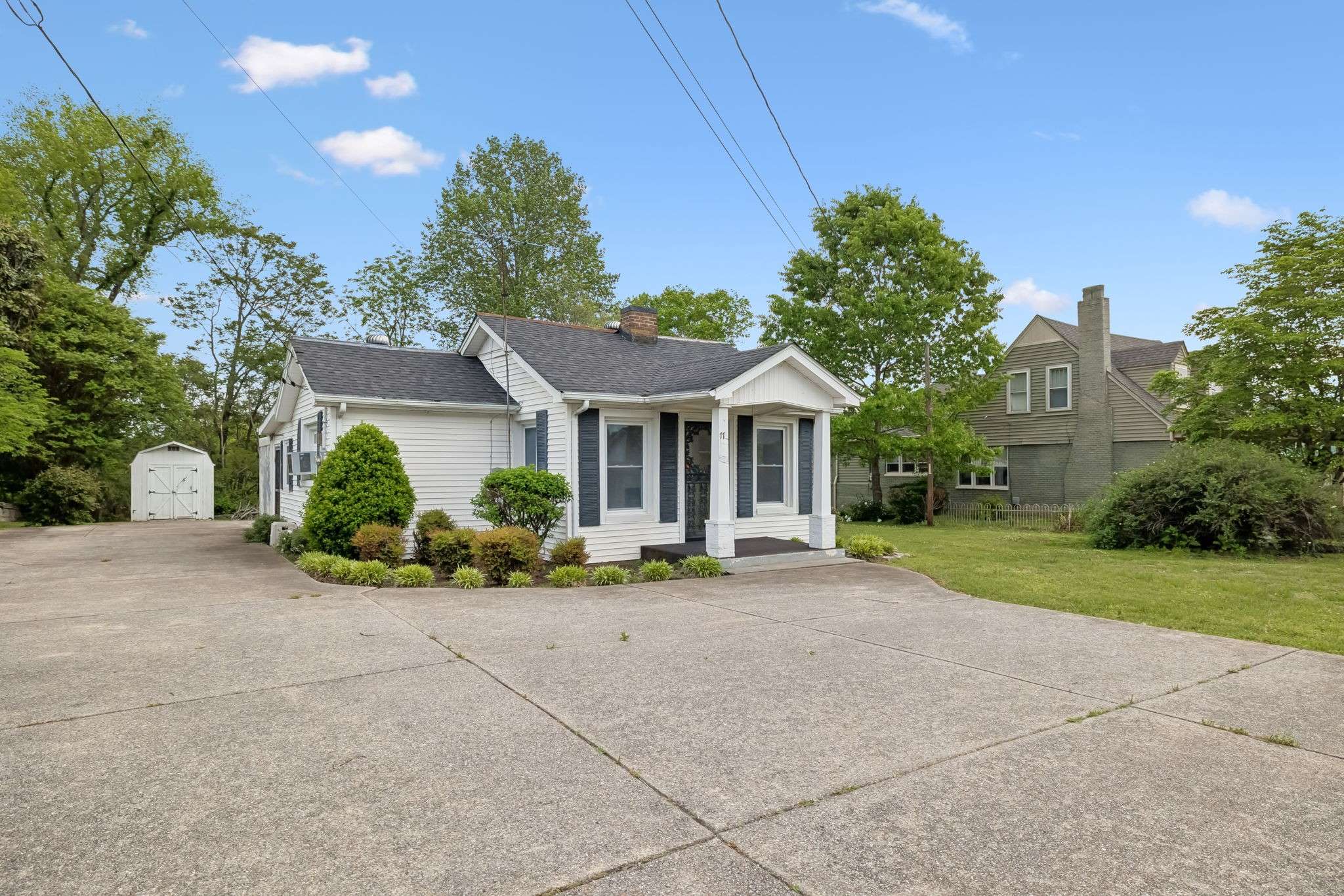 77 Main St #E, Gordonsville, TN 38563