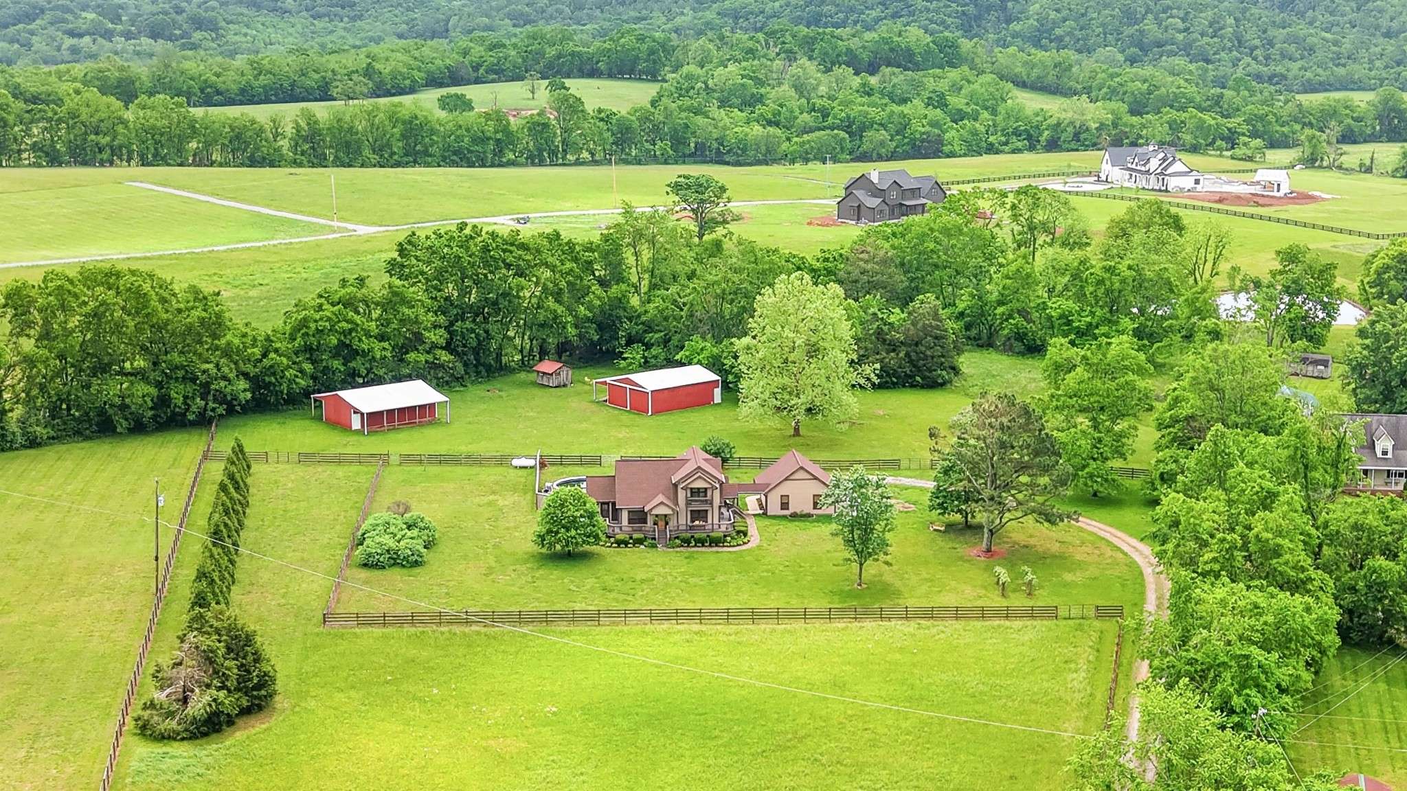 426 Watt Nolen Rd, Cottontown, TN 37048