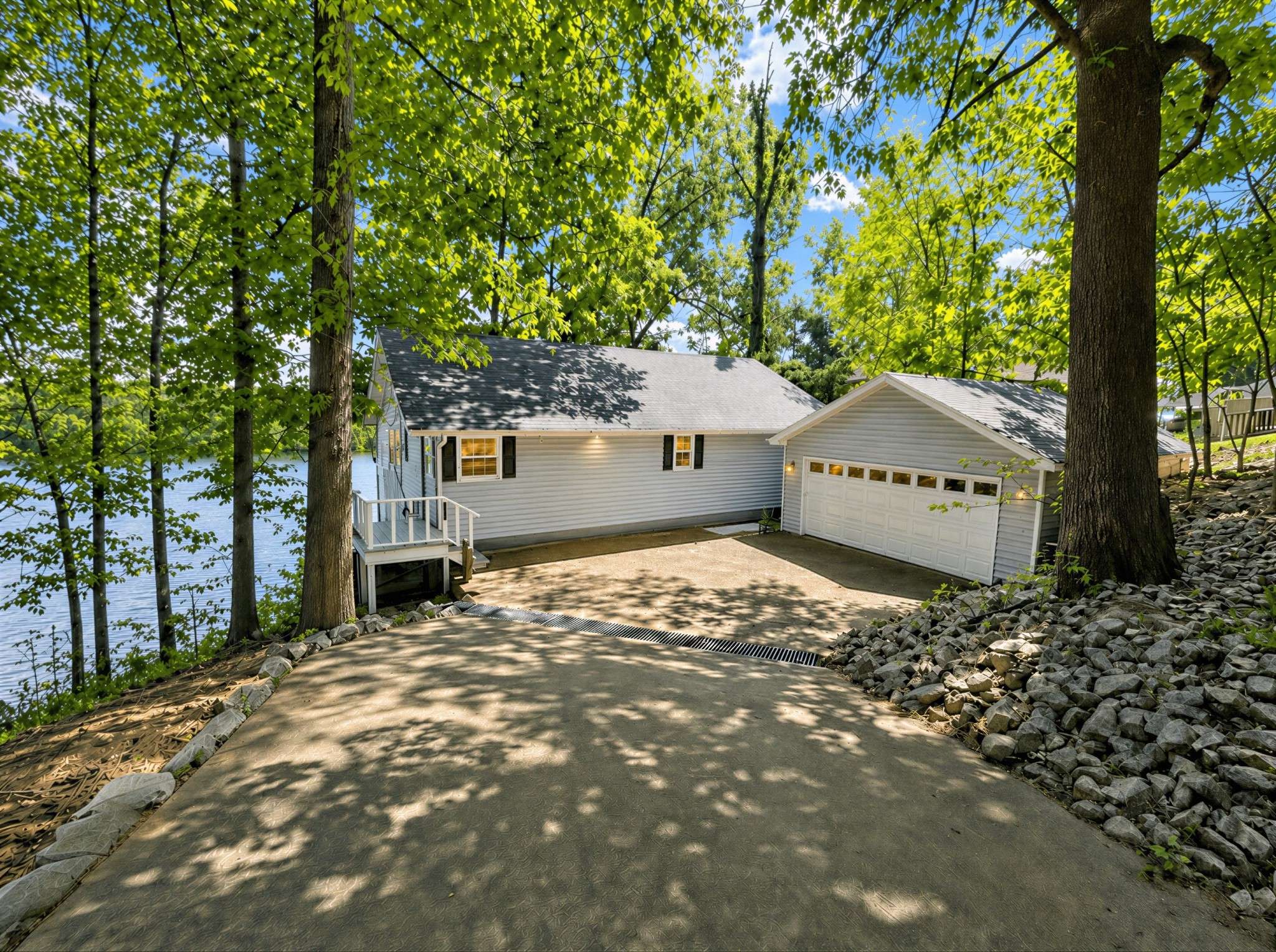 537 Algonquin Rd, Eddyville, KY 42038
