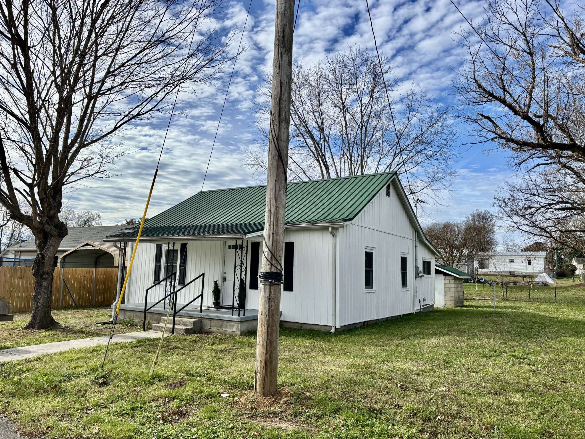612 Maple St, Manchester, TN 37355