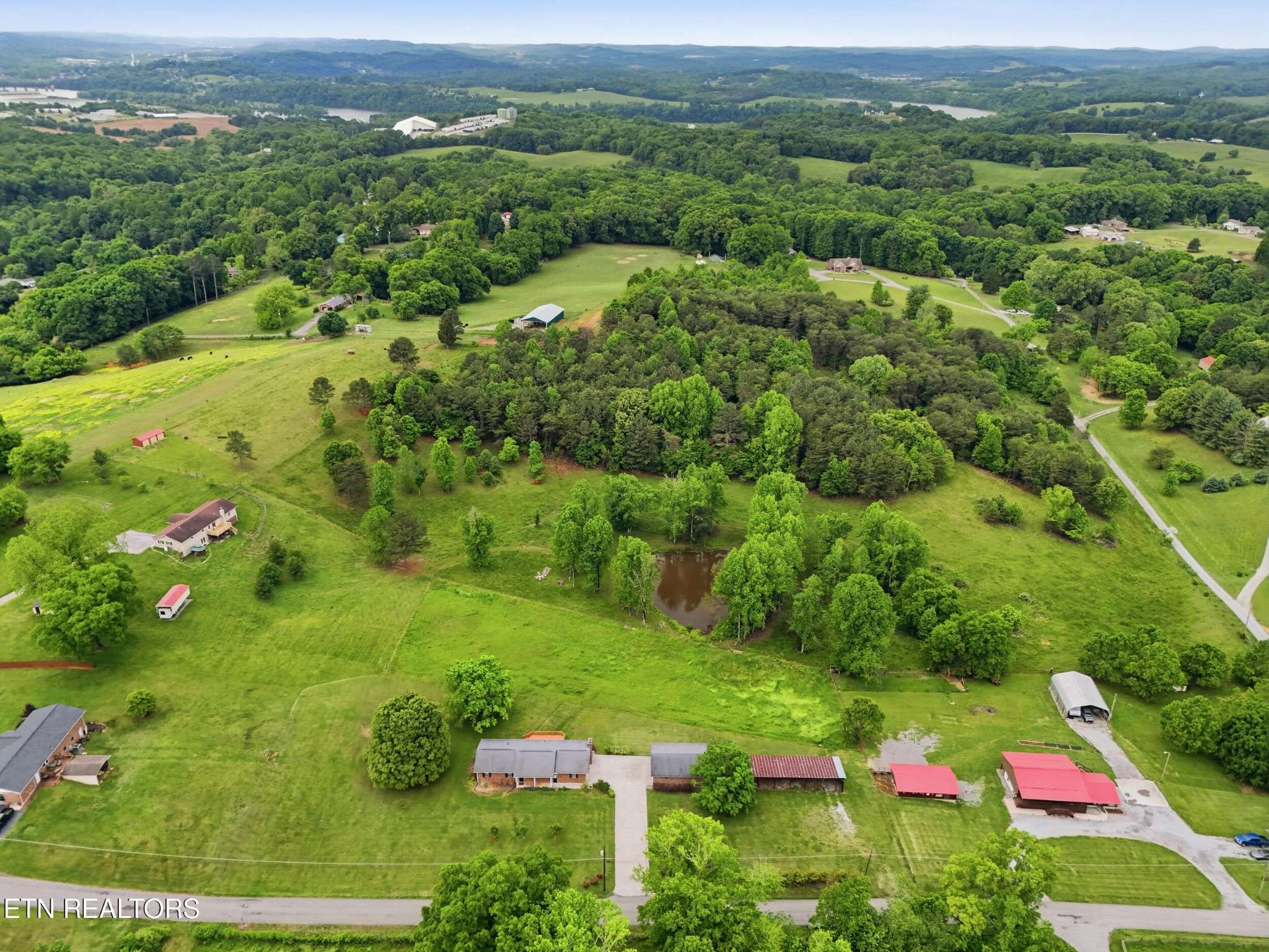 355 Crock Rd, Loudon, TN 37774
