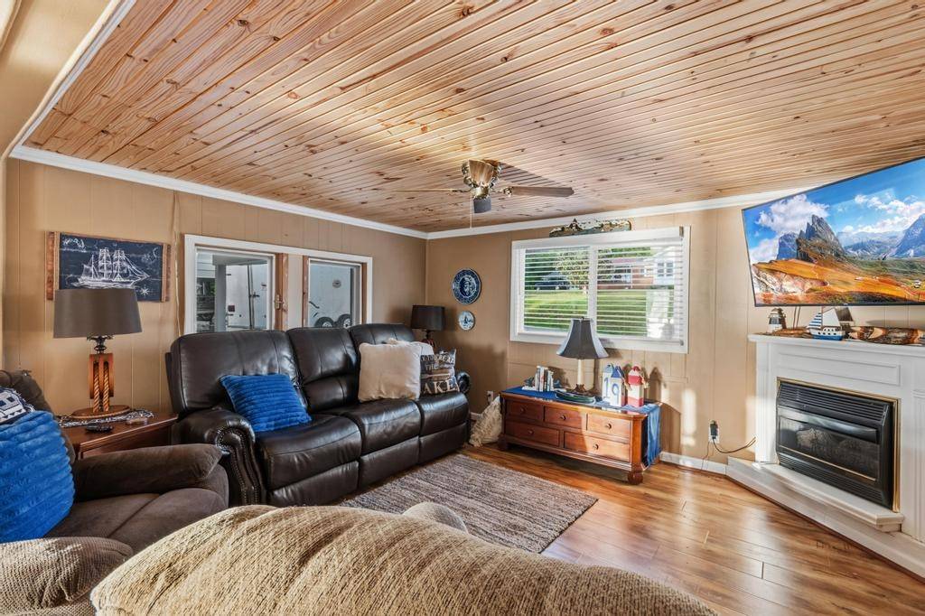 774 Ridge Dr, Cadiz, KY 42211