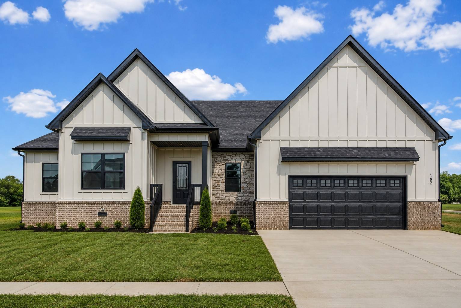182 Harvest Moon Ct, Clarksville, TN 37043