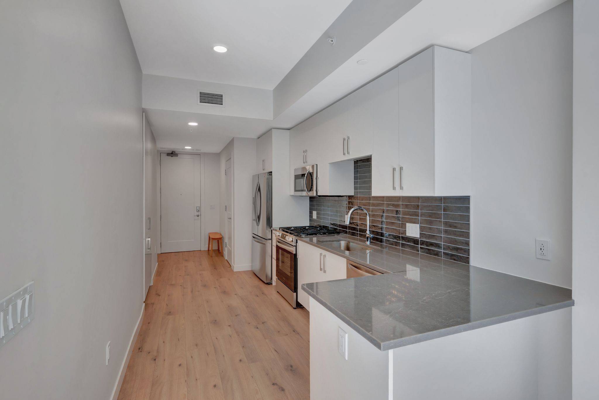 1212 Demonbreun St #804, Nashville, TN 37203