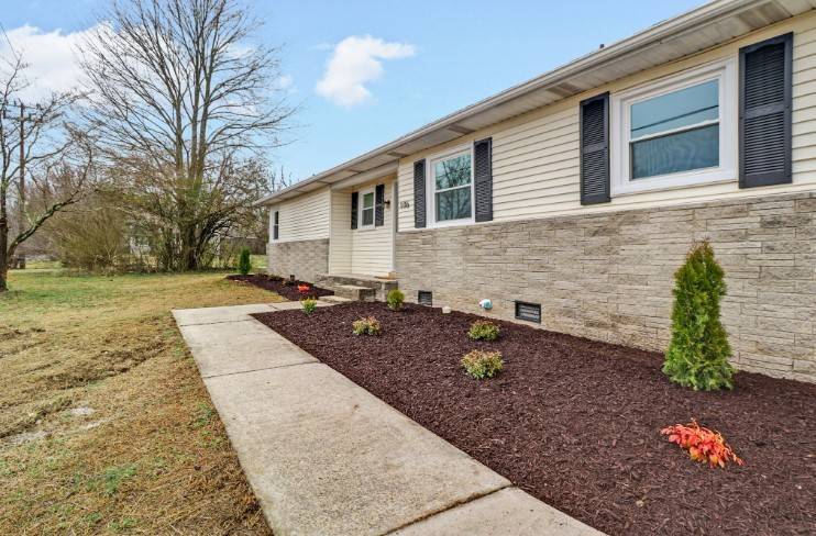 106 Dearman St, Smithville, TN 37166