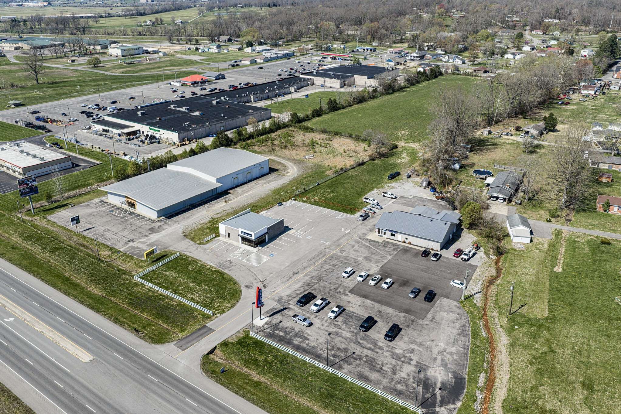 2201 W Everly Brothers Blvd, Powderly, KY 42367