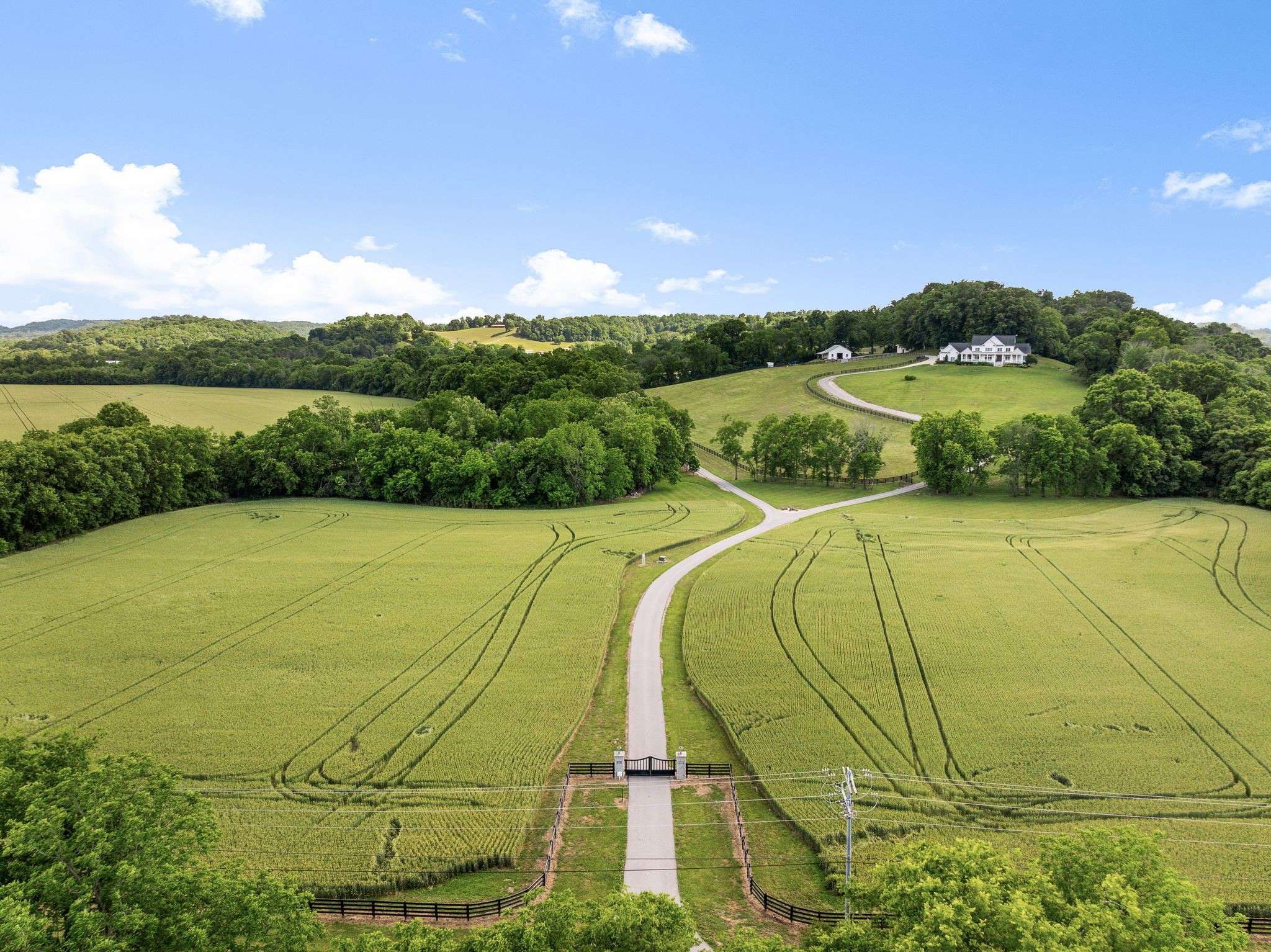1935 Thompson Station Rd #W, Thompsons Station, TN 37179