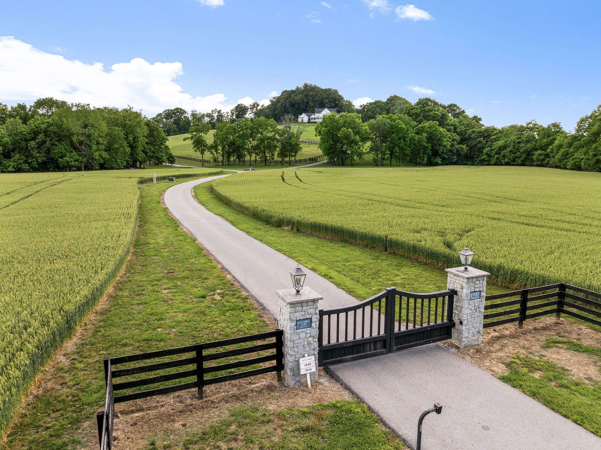 1935 Thompson Station Rd #W, Thompsons Station, TN 37179