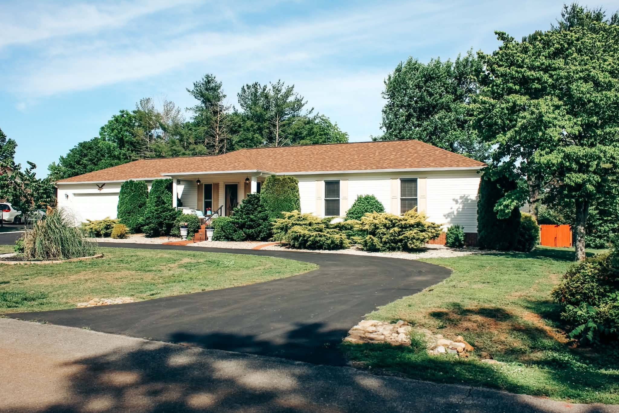 67 Lake Ln, Winchester, TN 37398