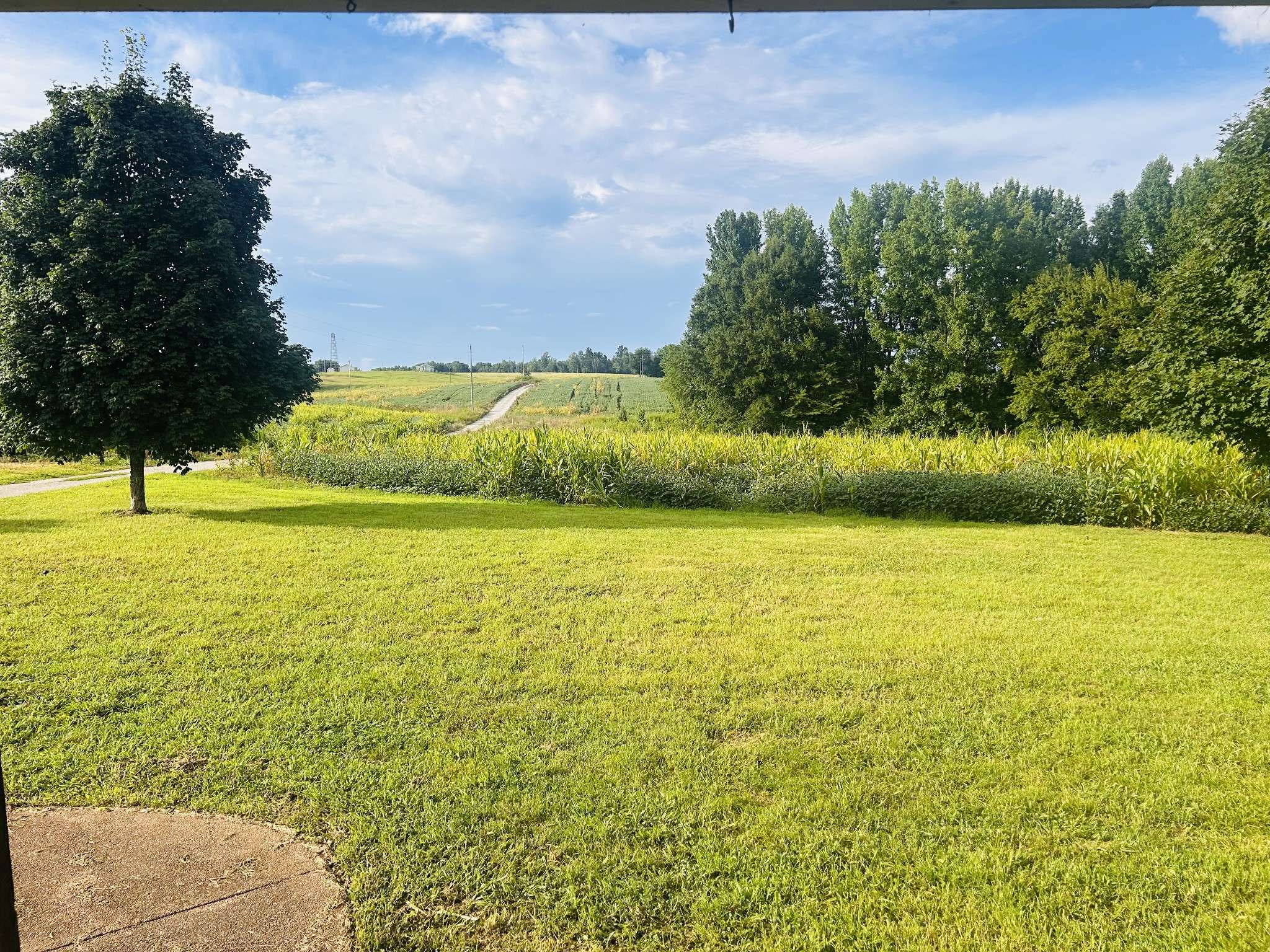 235 Breezy Knoll Ln, Morrison, TN 37357