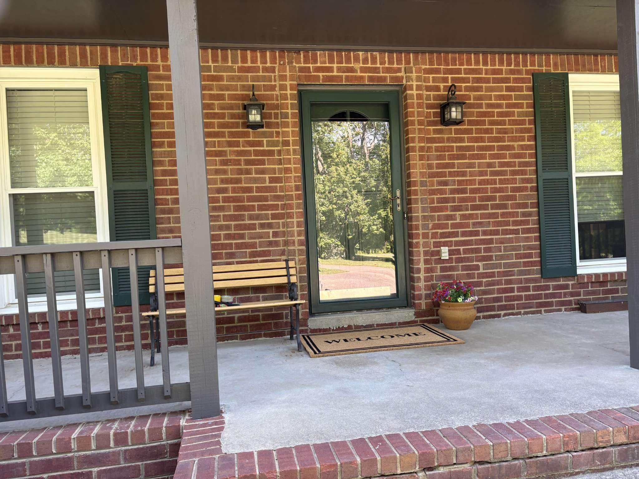 1616 Anderson Rd, Hendersonville, TN 37075