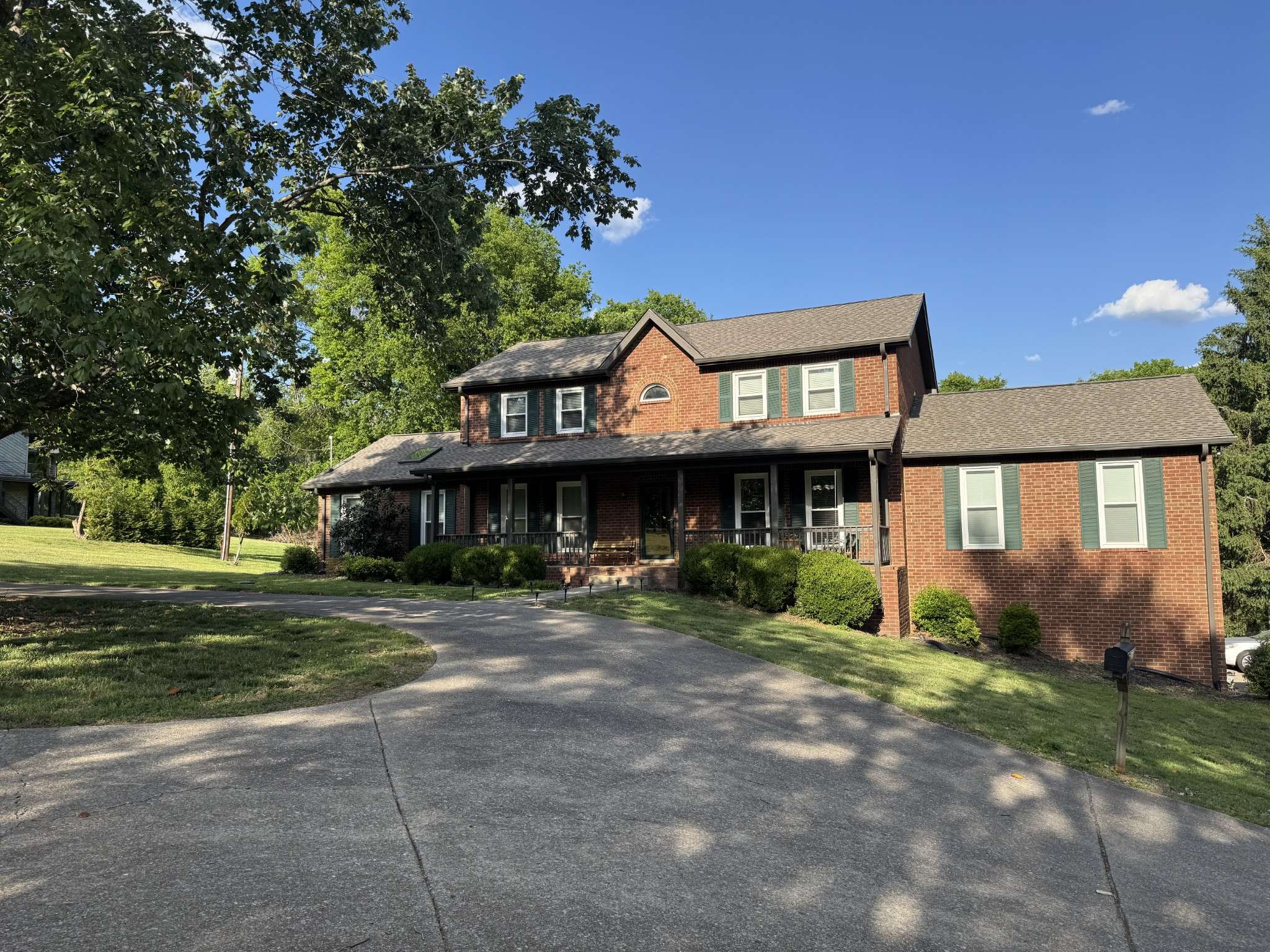 1616 Anderson Rd, Hendersonville, TN 37075