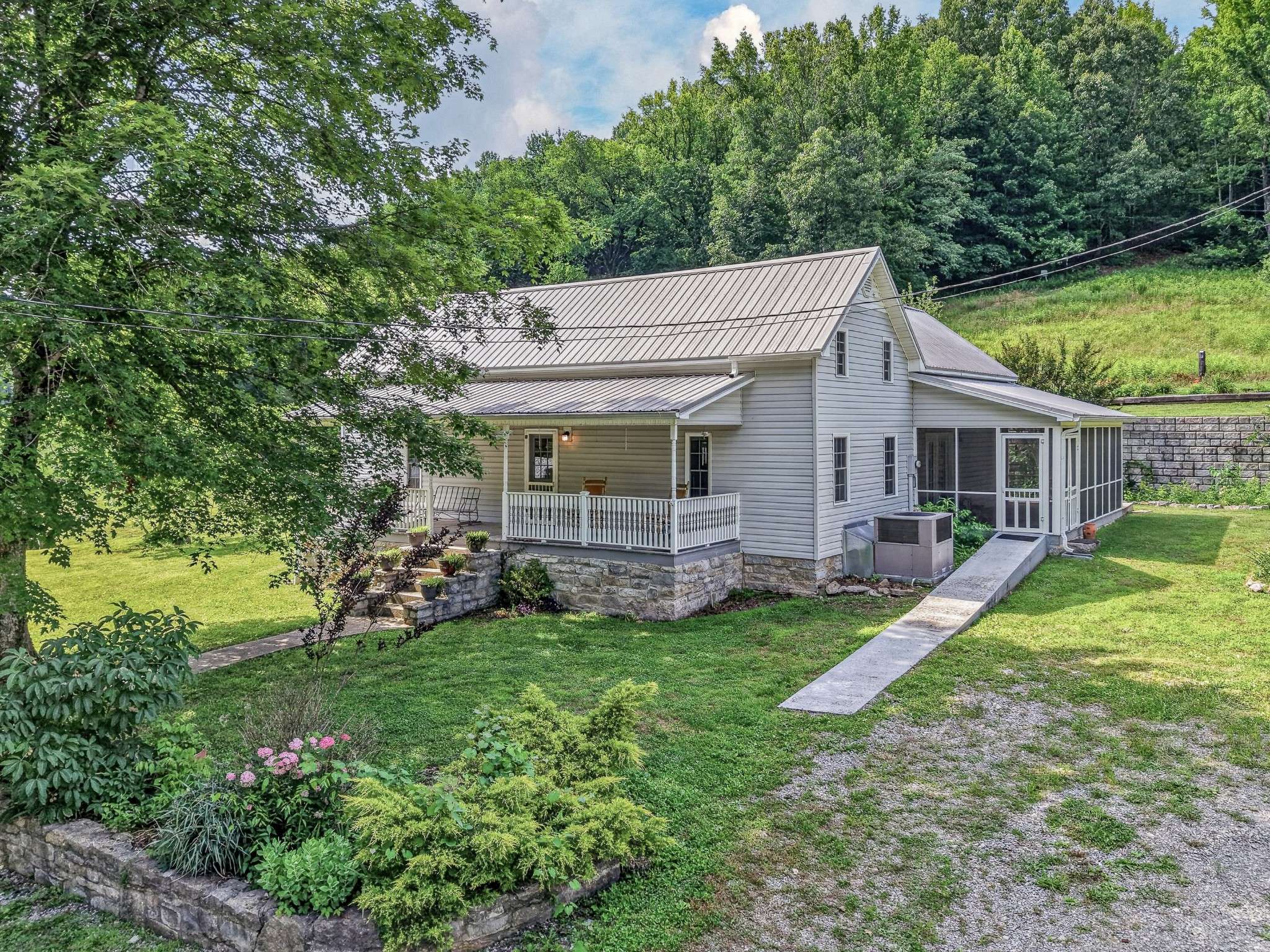 143 Buford Hughey Rd, Dellrose, TN 38453