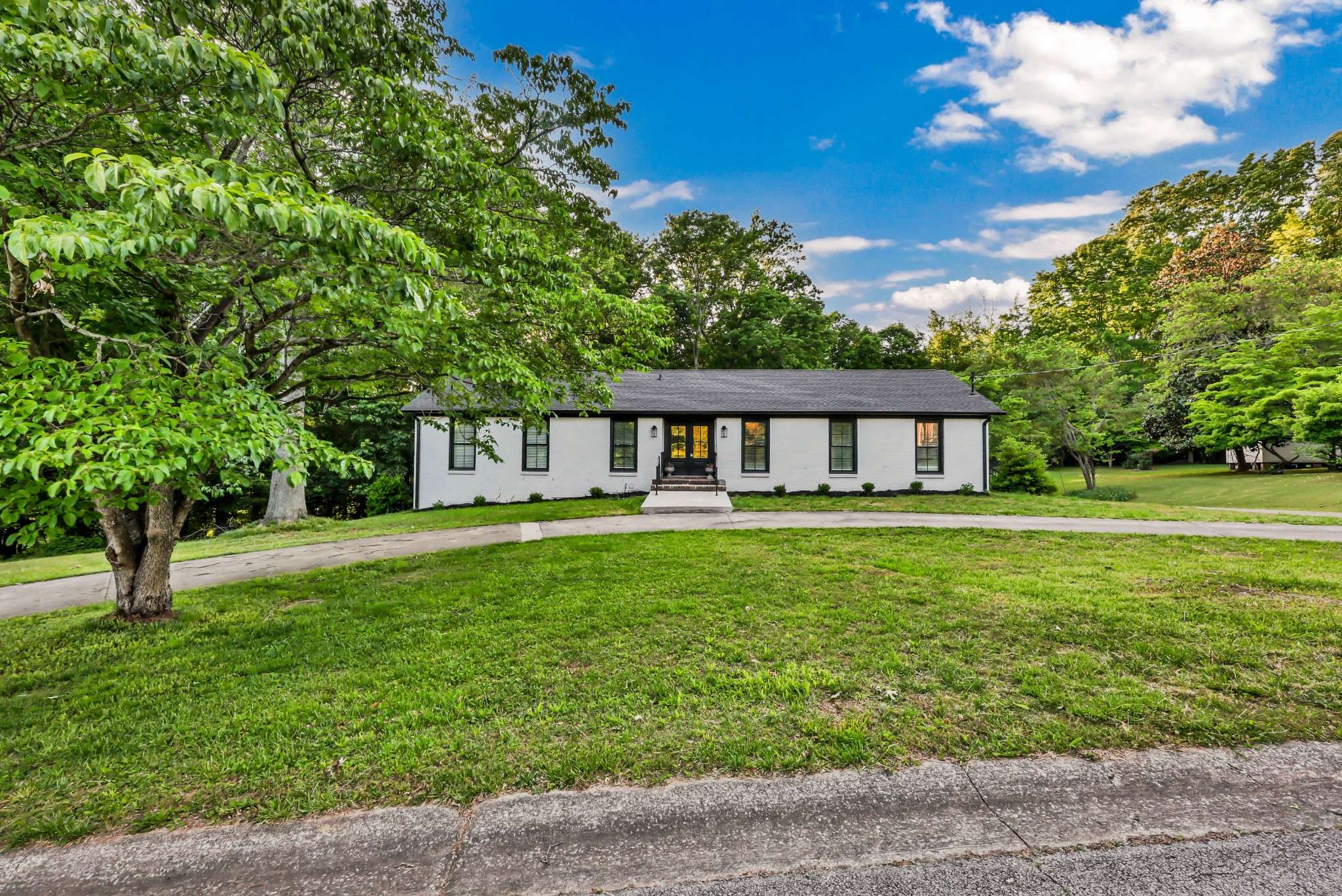 351 Hampshire Dr, Clarksville, TN 37043