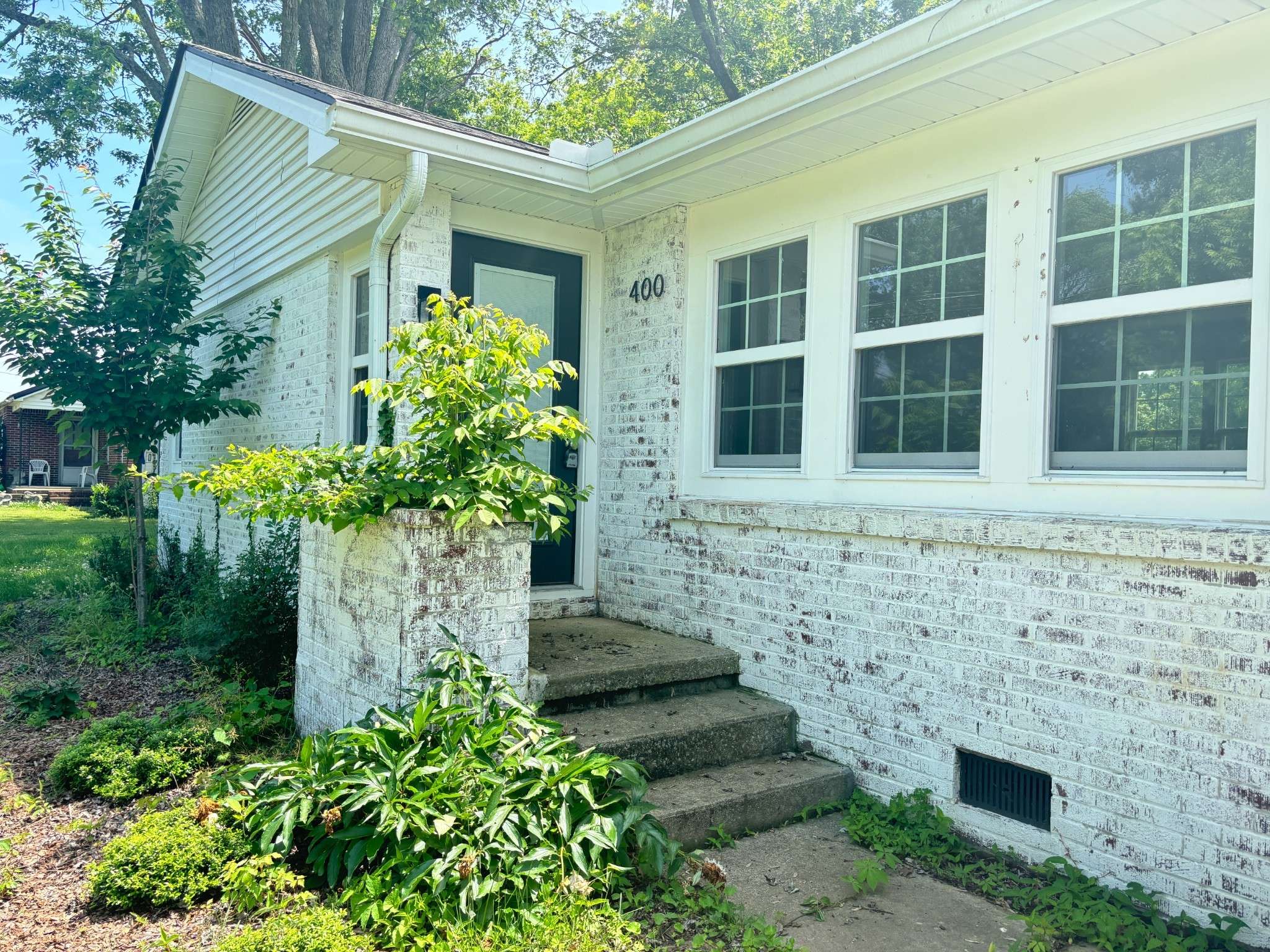 400 Circle Dr, Estill Springs, TN 37330