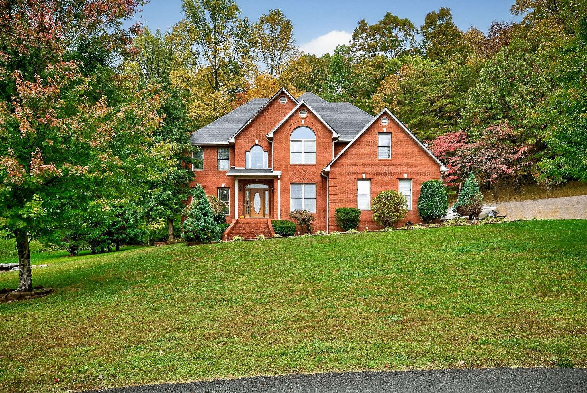 1434 N Plantation Dr, Cookeville, TN 38506