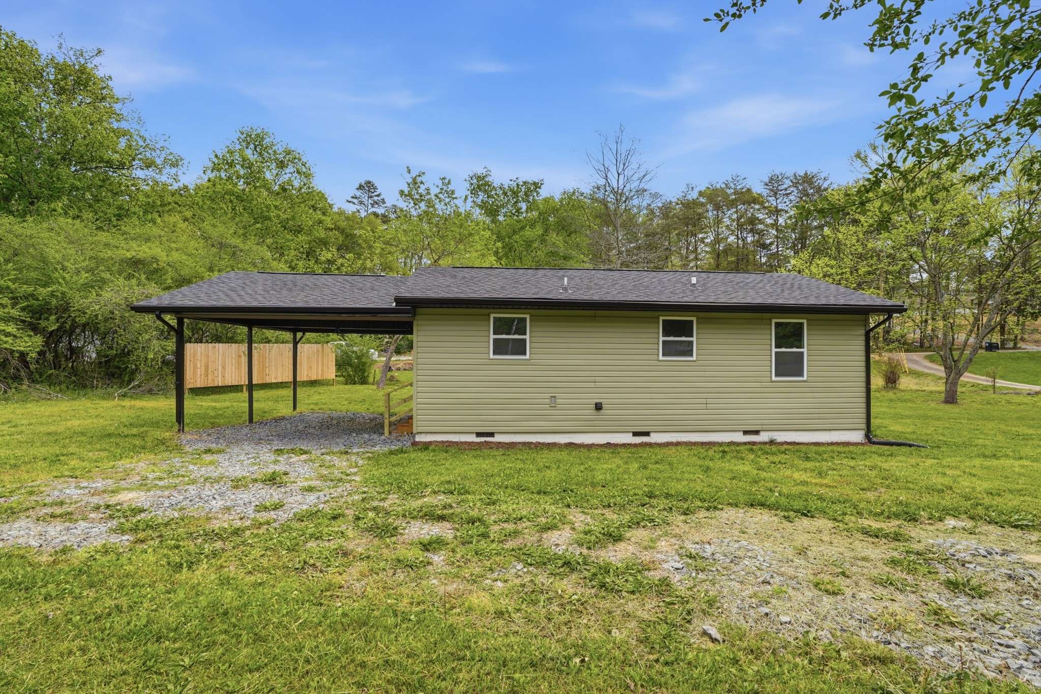 13789 Bretton Dr, Soddy Daisy, TN 37379