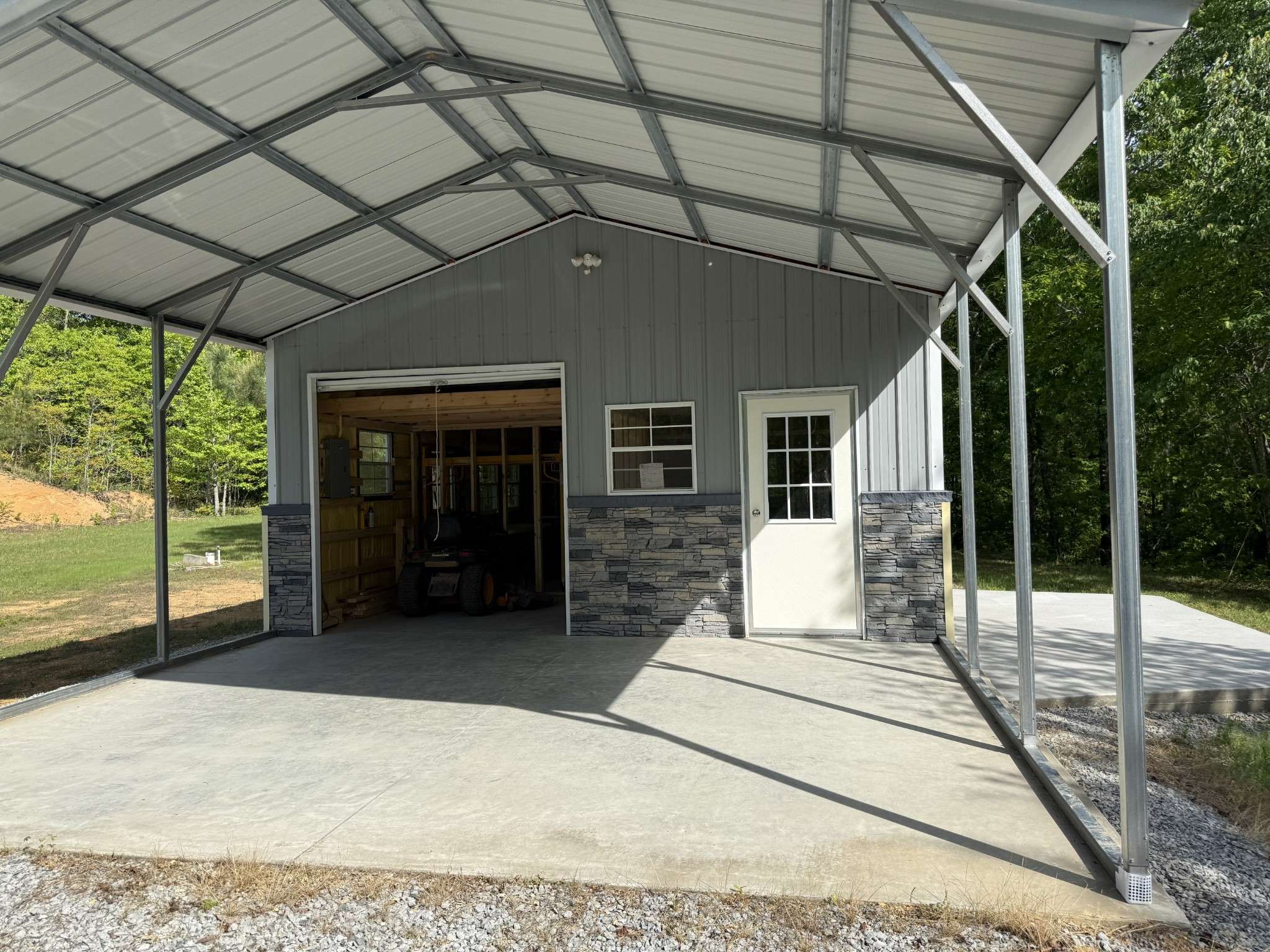3412 Dogwood Rd, Hurricane Mills, TN 37078