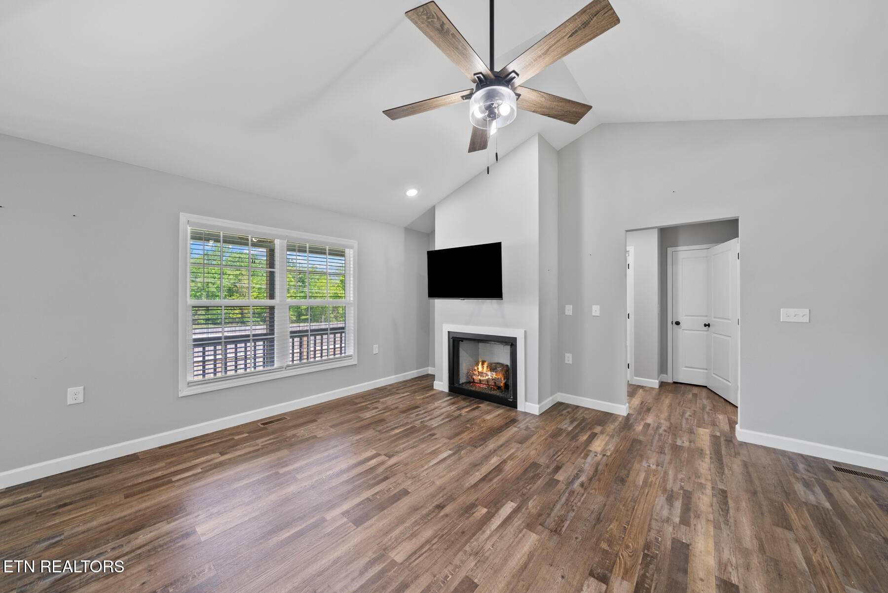 359 Dayton Ave, Crossville, TN 38555